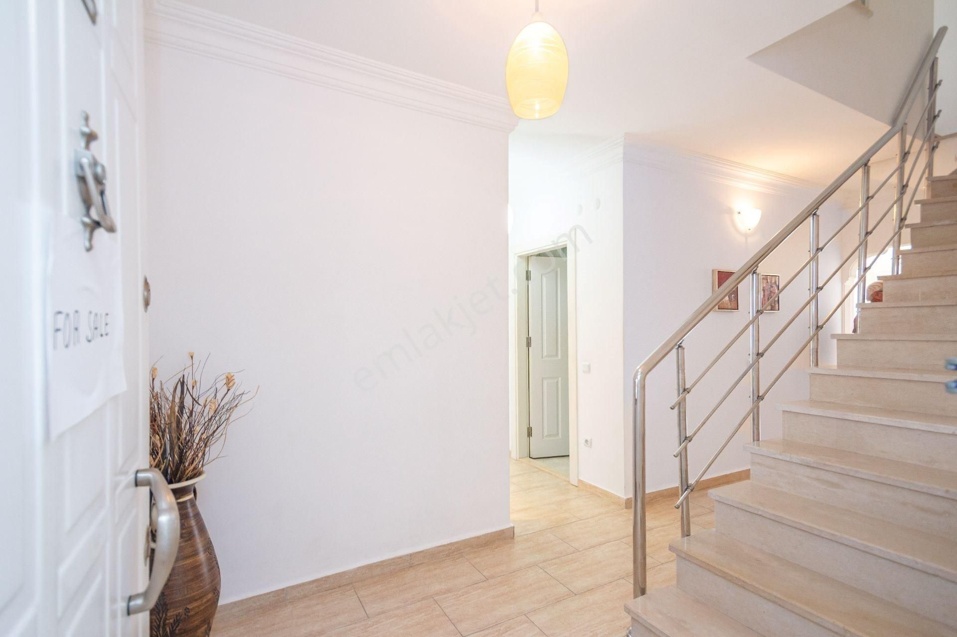 Alanya Oba’da Denize Yakın, Eşyalı Ve Manzaralı 4+1 Daire - Görsel 3