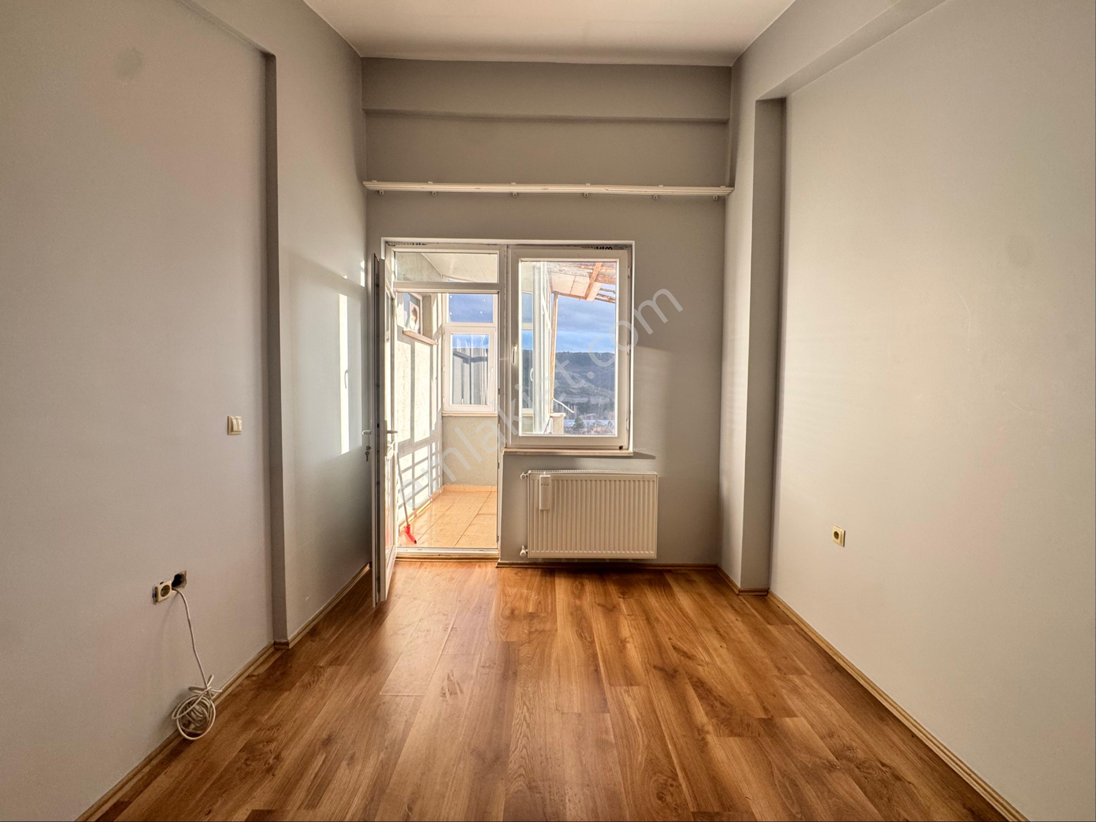 Pera'dan Orhangazi Mah. Cadde Üzeri Satılık 4+1 Dublex Daire - Görsel 23