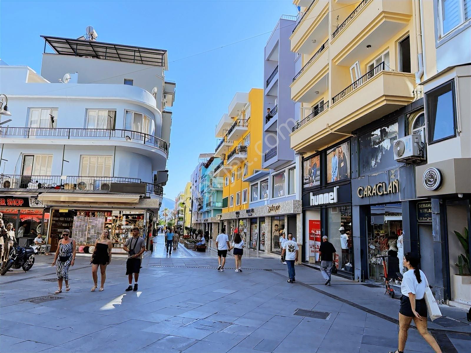 Ata'dan Merkezde Deniz Manzaralı Ve Şık Mobilyalı 1+1 Daire - Görsel 33