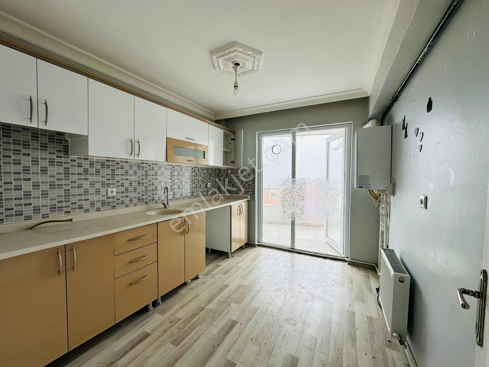 Mamak-ekin Mahallesinde Asansörlü 3+1 Ara Kat Satılık Daire !!