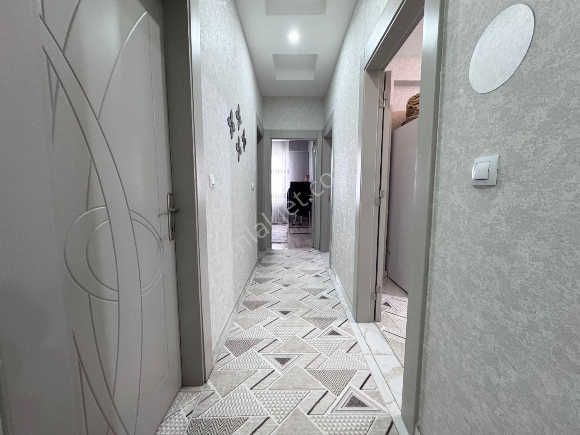 Karacaahmet'te Cam Balkonlu Bakımlı Masrafsız Arakat 2+1 - Görsel 11