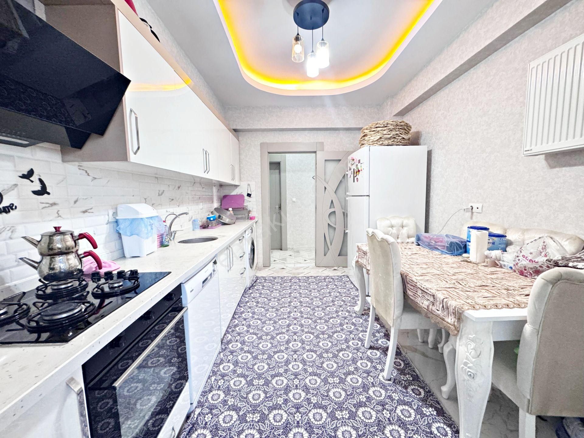 Karacaahmet'te Cam Balkonlu Bakımlı Masrafsız Arakat 2+1 - Görsel 3