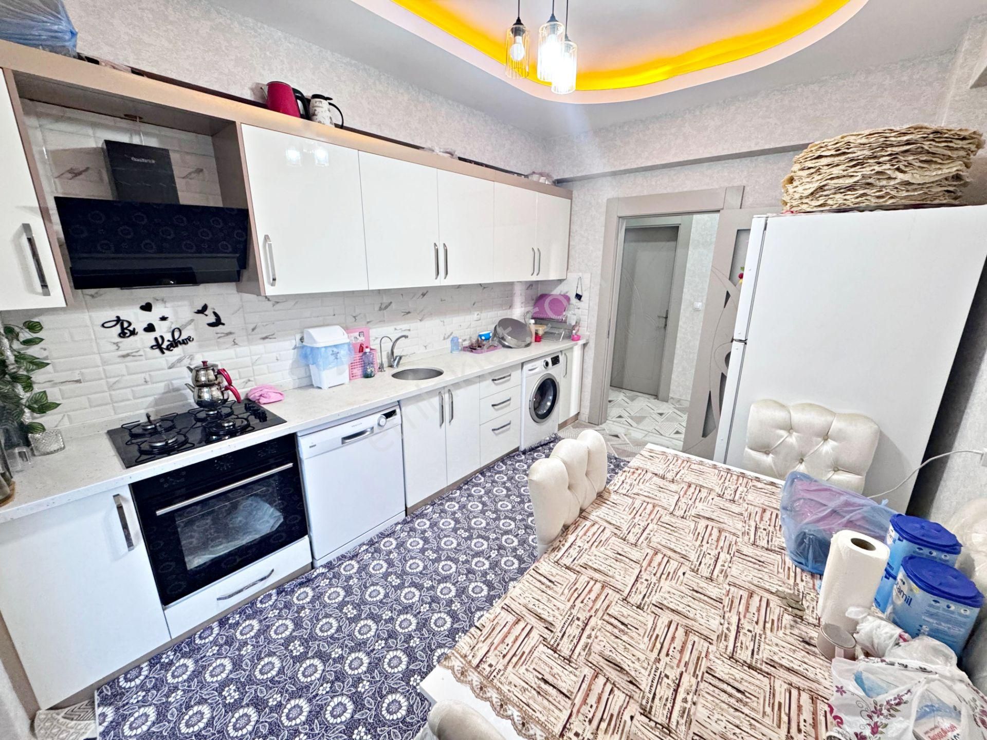 Karacaahmet'te Cam Balkonlu Bakımlı Masrafsız Arakat 2+1 - Görsel 2