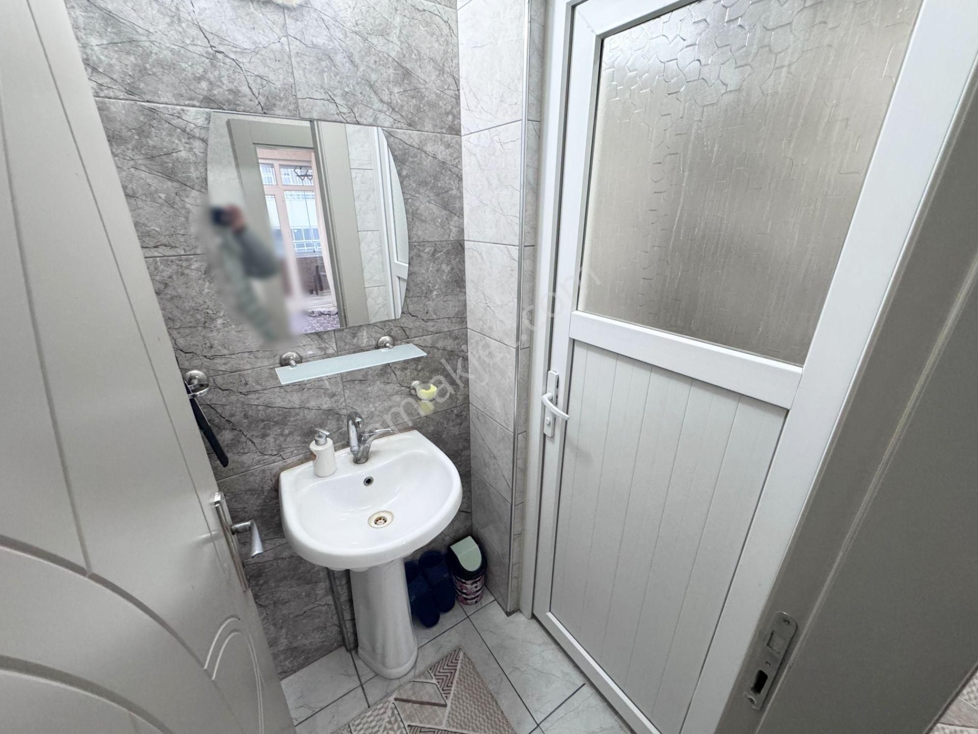 Karacaahmet'te Cam Balkonlu Bakımlı Masrafsız Arakat 2+1 - Görsel 13