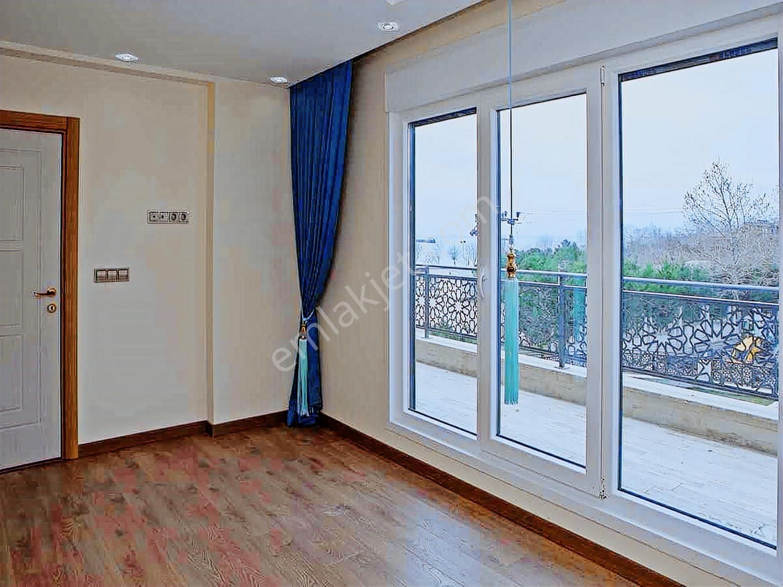 Lıve İnşaat'tan Denize Sıfır Marina'da Müstakil Site İçi Villa - Görsel 8