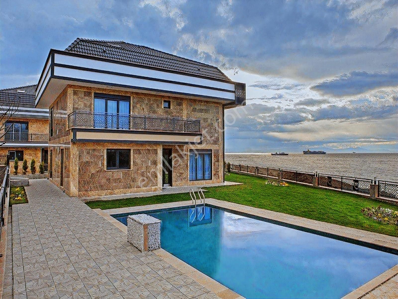 Lıve İnşaat'tan Denize Sıfır Marina'da Müstakil Site İçi Villa