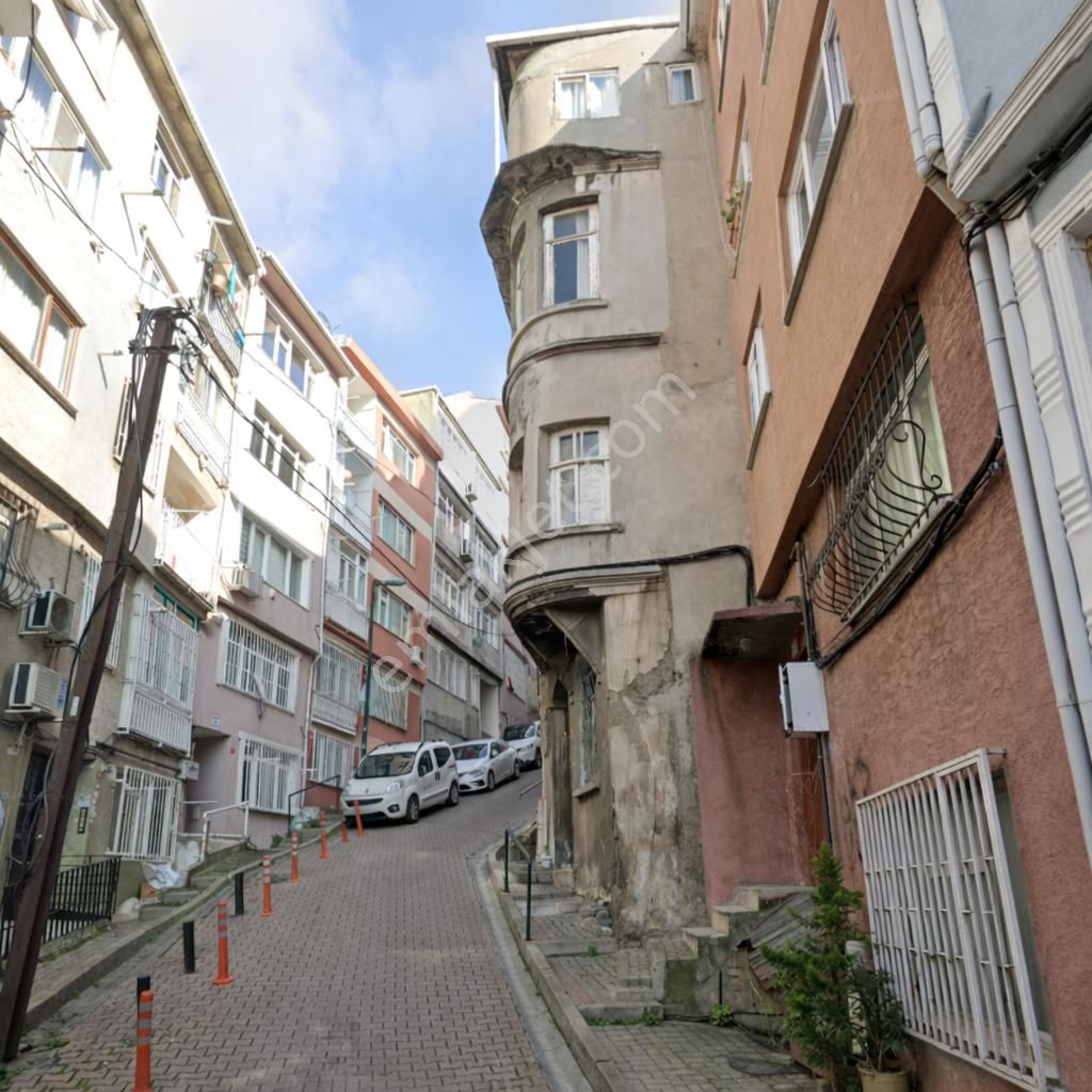 Beşiktaş'da Komple Satılık Bina Abbasağa Parkına 5 Dk