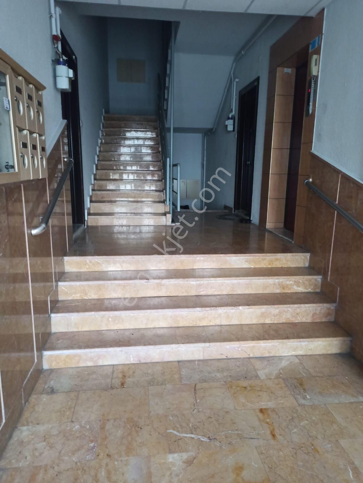 Yakada Çolakhoca Cami Yanı Arakat 1190m2 Bürüt 3+1 Bakımlı - Görsel 23