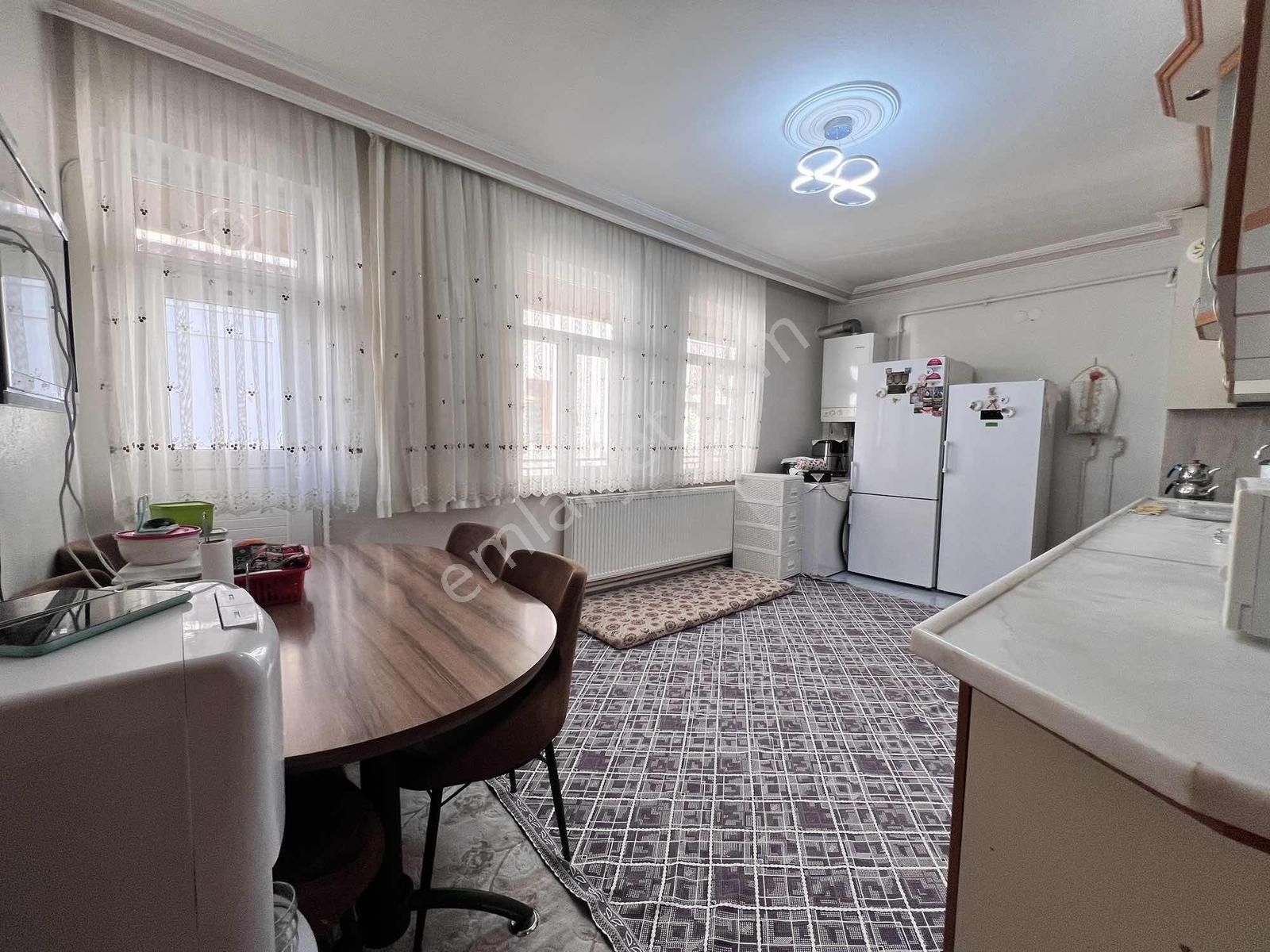 Aydınlıkevler'de Mükemmel Konum !!! 3+1 Arakat Satılık Daire - Görsel 9