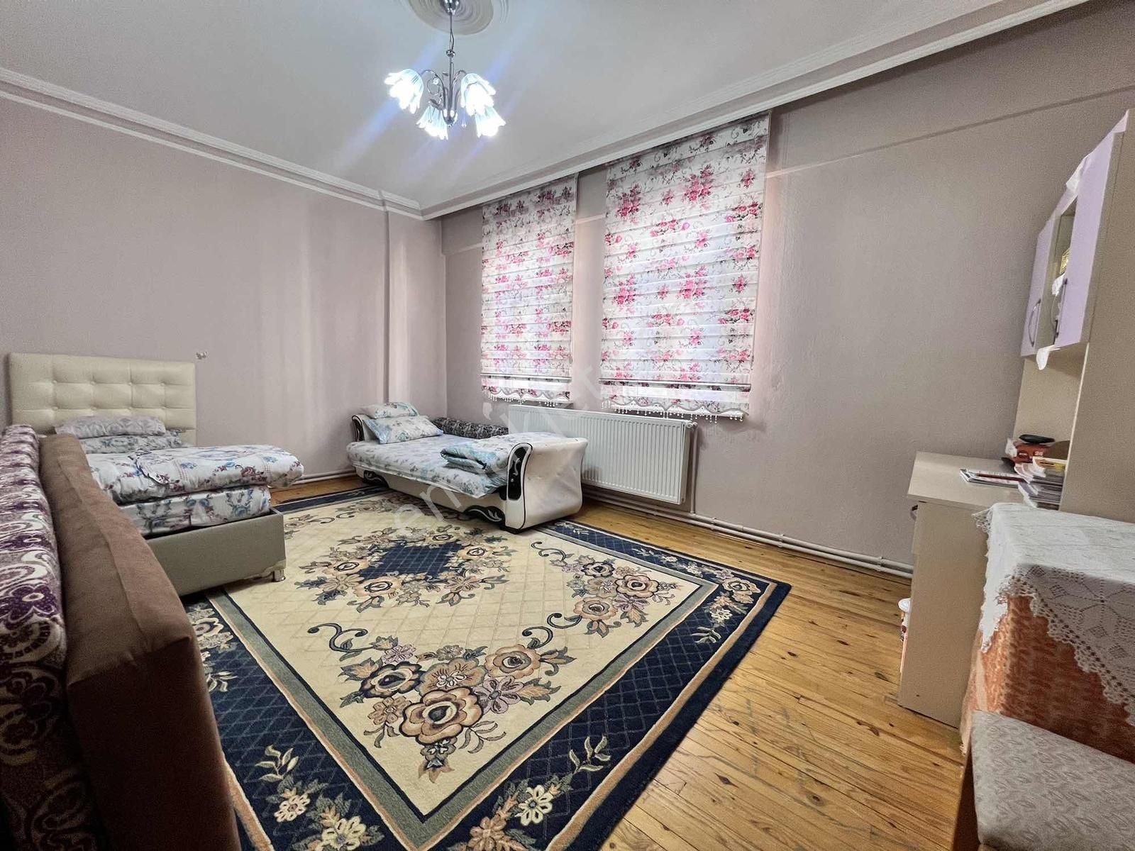 Aydınlıkevler'de Mükemmel Konum !!! 3+1 Arakat Satılık Daire - Görsel 6