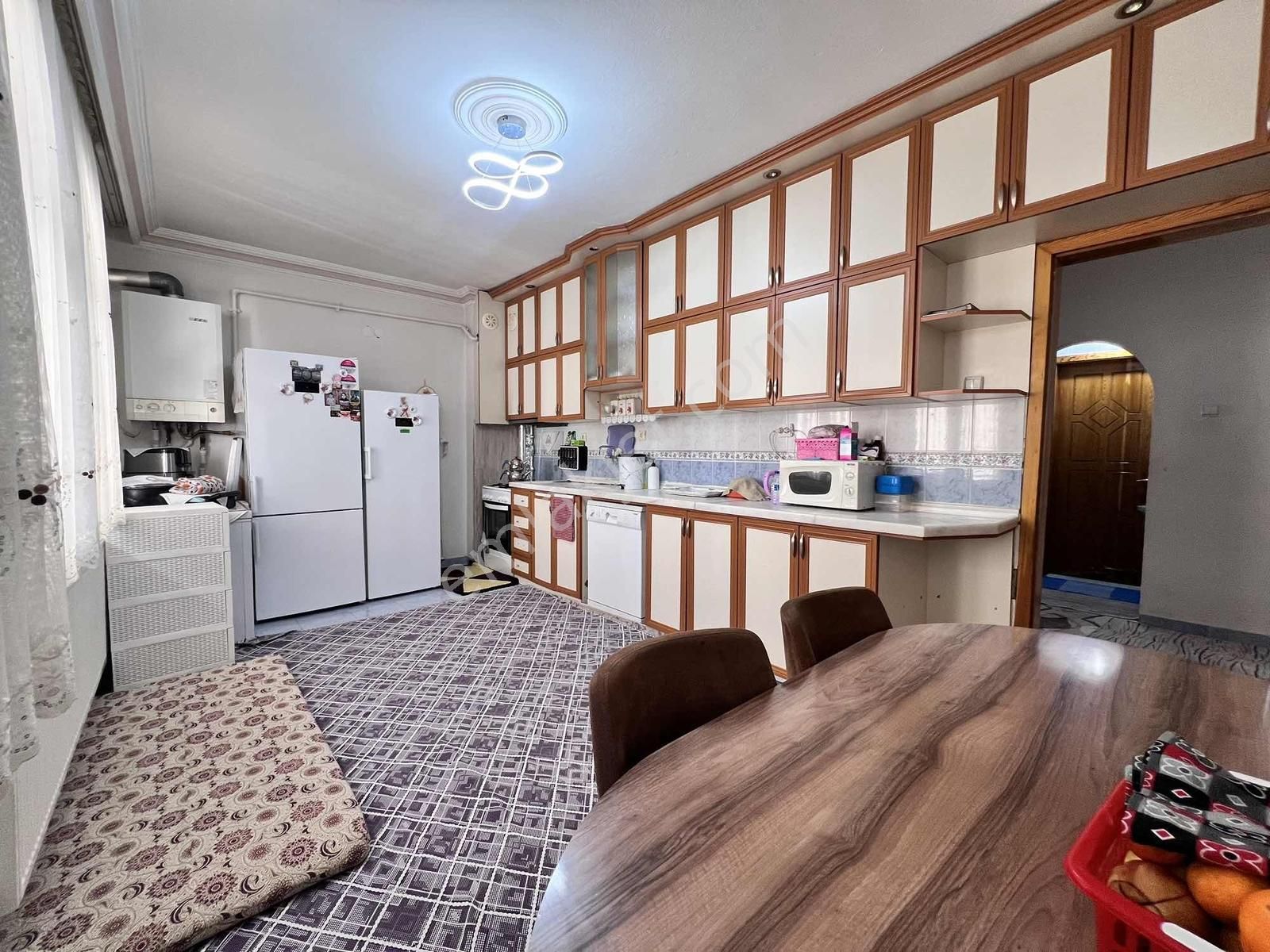 Aydınlıkevler'de Mükemmel Konum !!! 3+1 Arakat Satılık Daire - Görsel 22