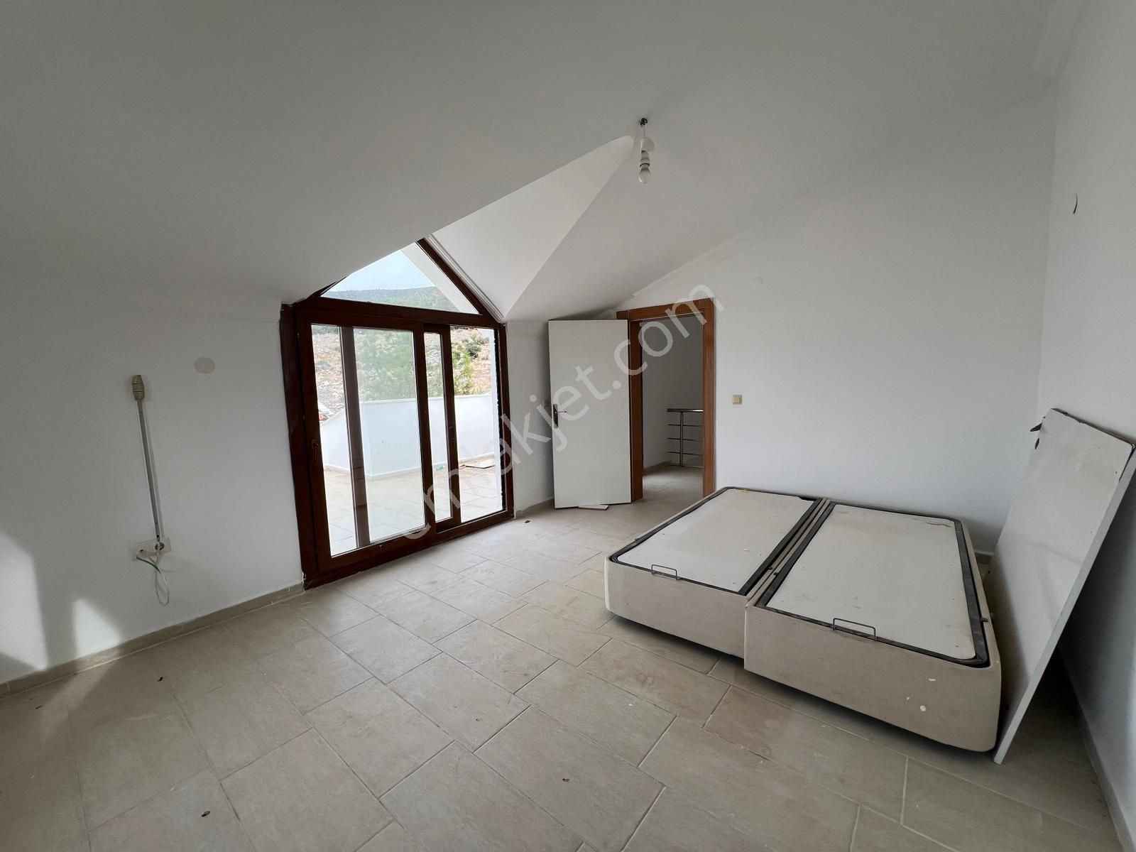 Akbük’te Site İçi Geniş Yeşil Alanlı Havuzlu Villa - Görsel 28