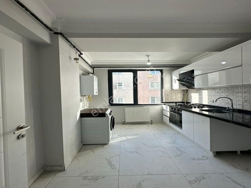 Beylikdüzü Metrobüse Yürüme Mesafesi 2+1 Ara Kat 3 Yıllık Bina ! - Görsel 13