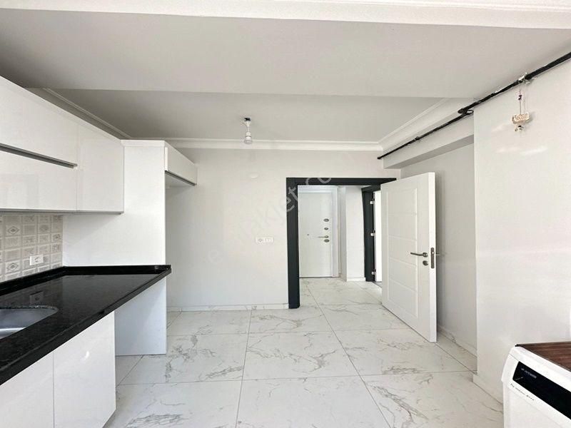 Beylikdüzü Metrobüse Yürüme Mesafesi 2+1 Ara Kat 3 Yıllık Bina ! - Görsel 10