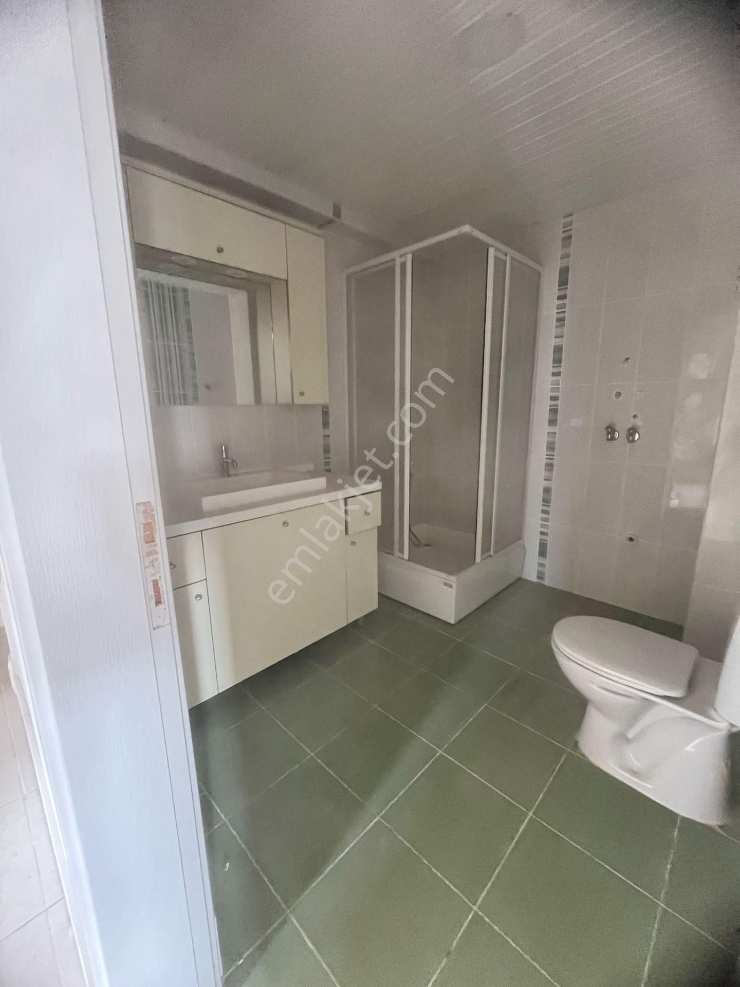 Havuzlu Sitede Ebeveyn Banyolu 3+1 Daire - Görsel 24