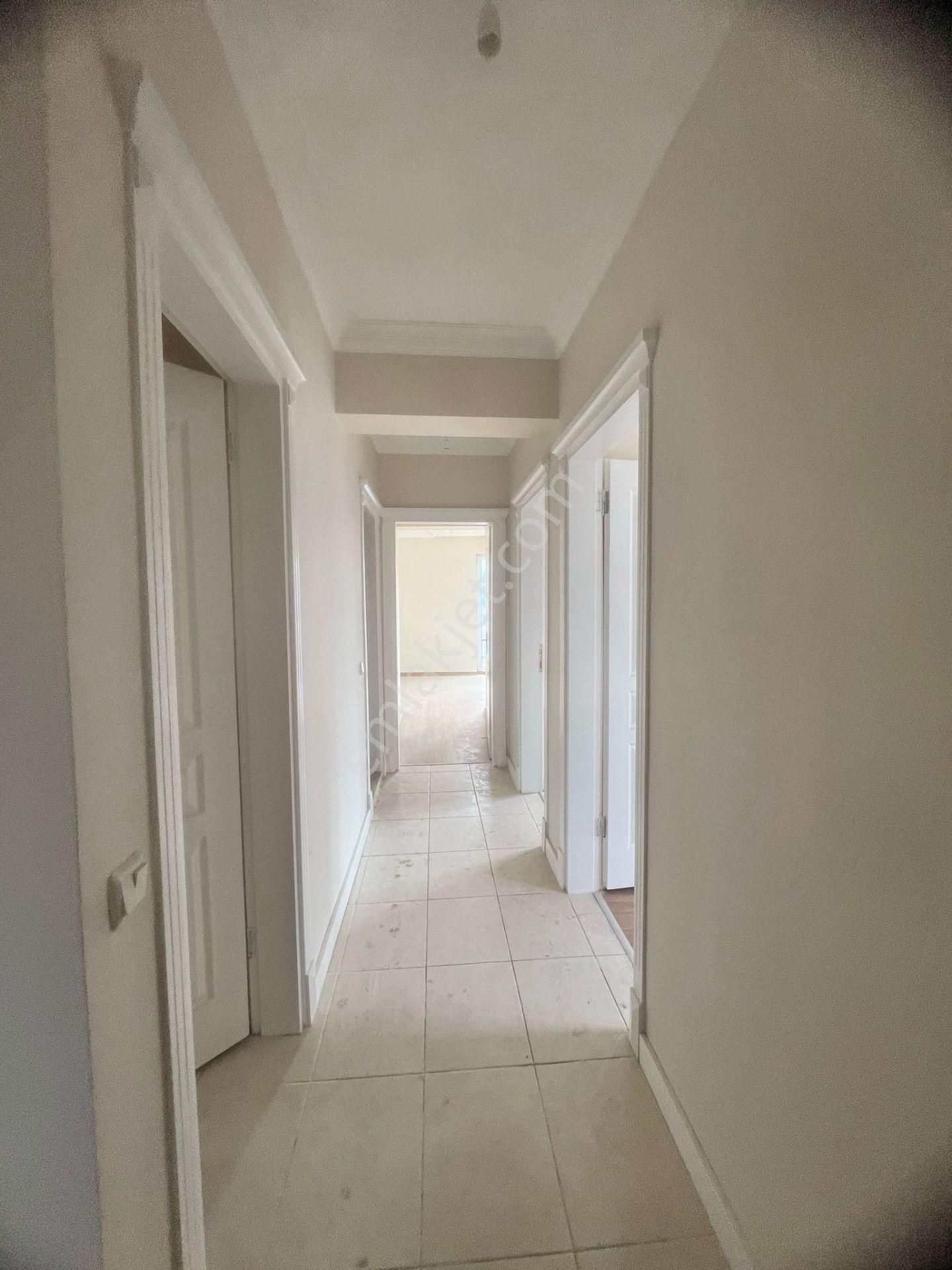 Havuzlu Sitede Ebeveyn Banyolu 3+1 Daire - Görsel 22