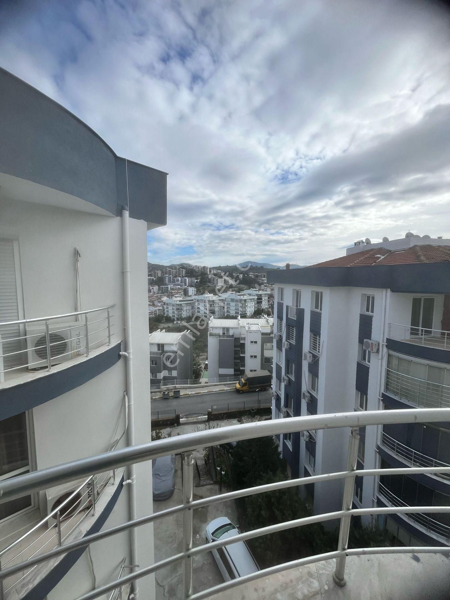 Havuzlu Sitede Ebeveyn Banyolu 3+1 Daire - Görsel 8