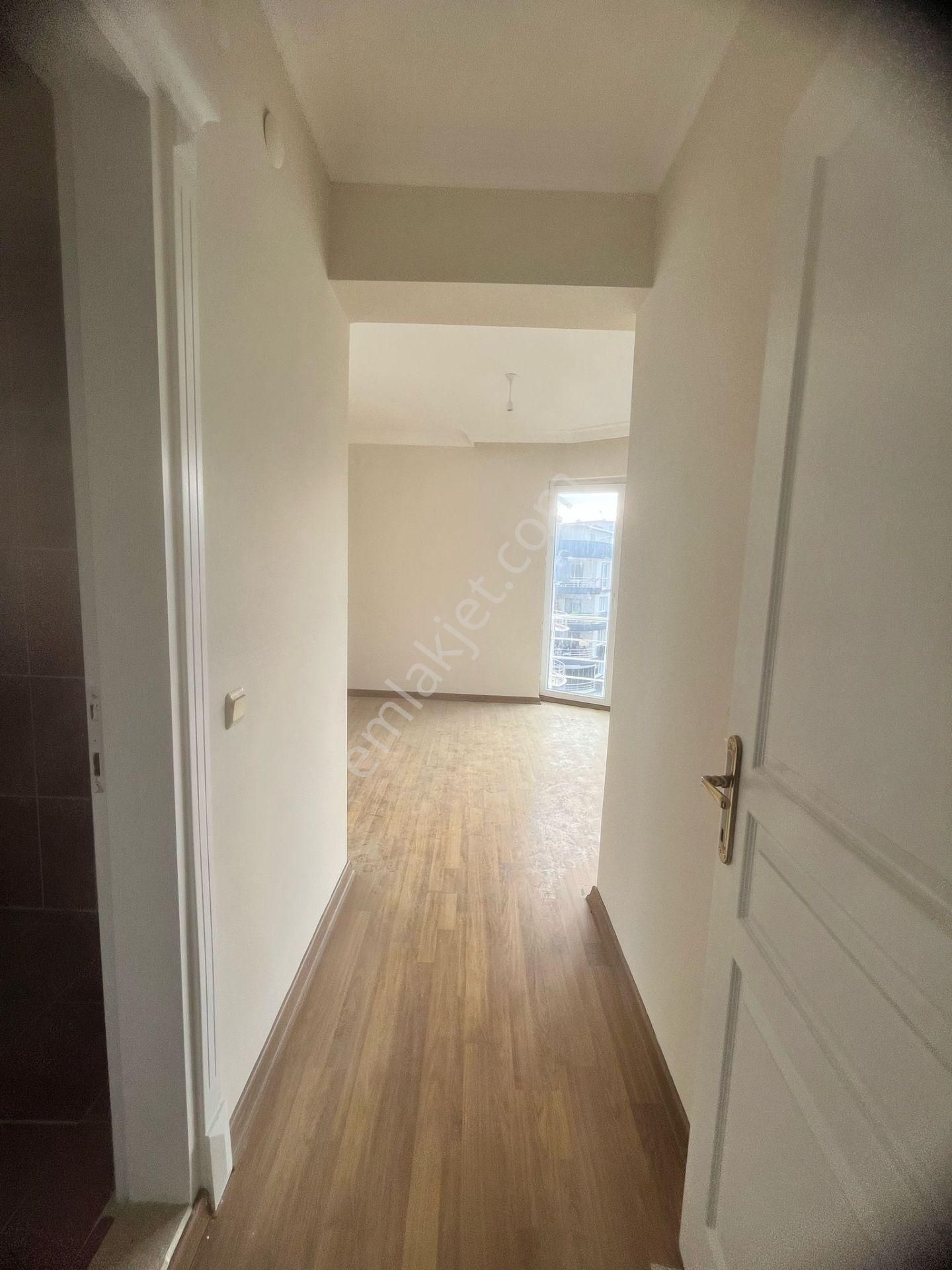 Havuzlu Sitede Ebeveyn Banyolu 3+1 Daire - Görsel 20