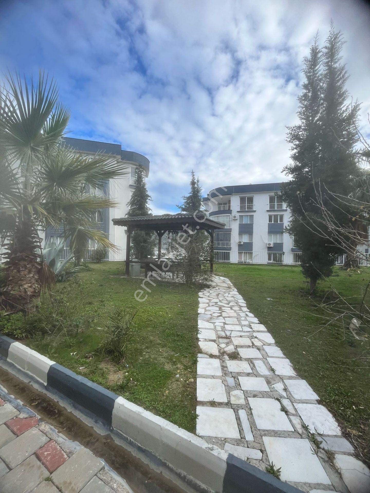 Havuzlu Sitede Ebeveyn Banyolu 3+1 Daire - Görsel 6