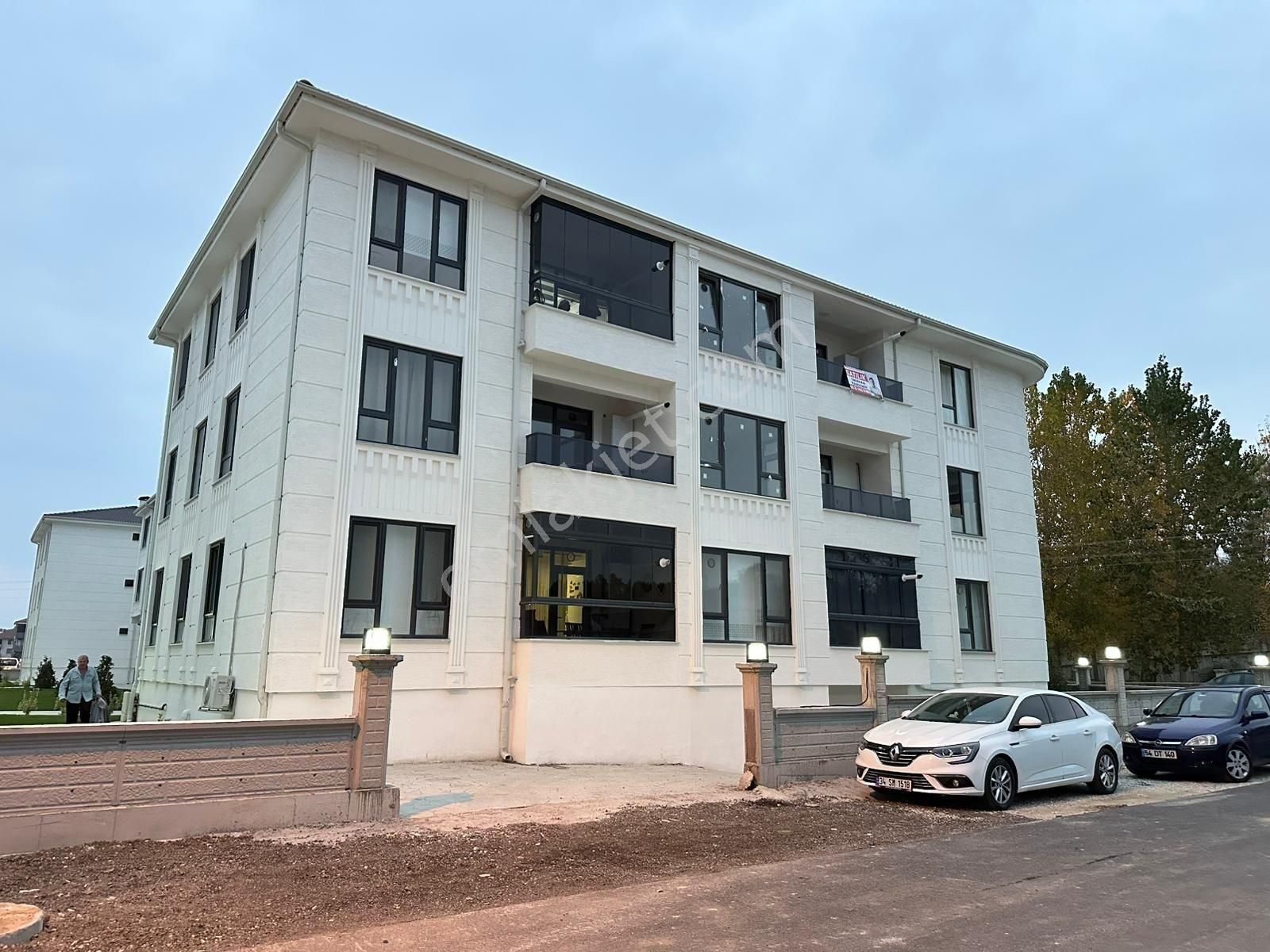 Arifiye Fatih Mah. Prestijli Sitede Sıfır 1+1 Kiralık Daire - Görsel 12