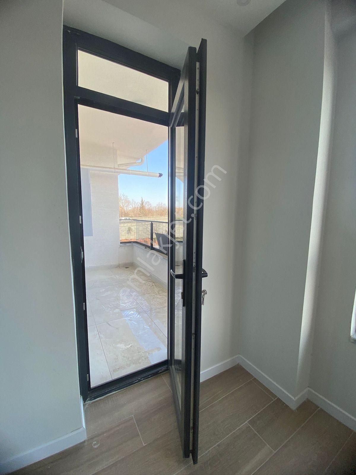 Arifiye Fatih Mah. Prestijli Sitede Sıfır 1+1 Kiralık Daire - Görsel 25
