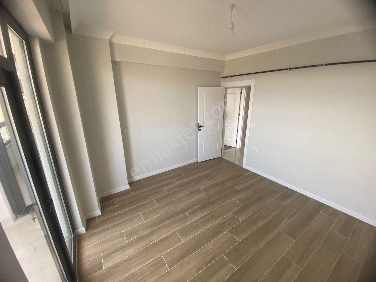 Arifiye Fatih Mah. Prestijli Sitede Sıfır 1+1 Kiralık Daire - Görsel 21