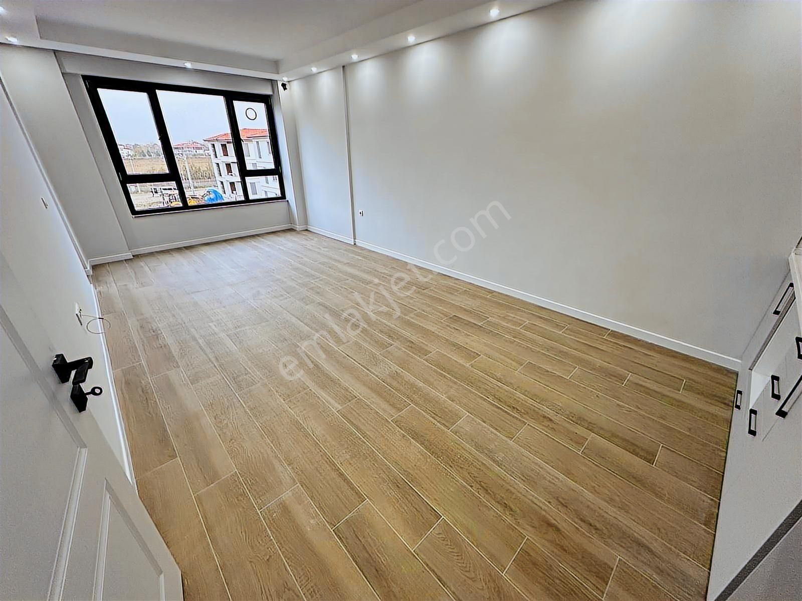 Arifiye Fatih Mah. Prestijli Sitede Sıfır 1+1 Kiralık Daire - Görsel 24