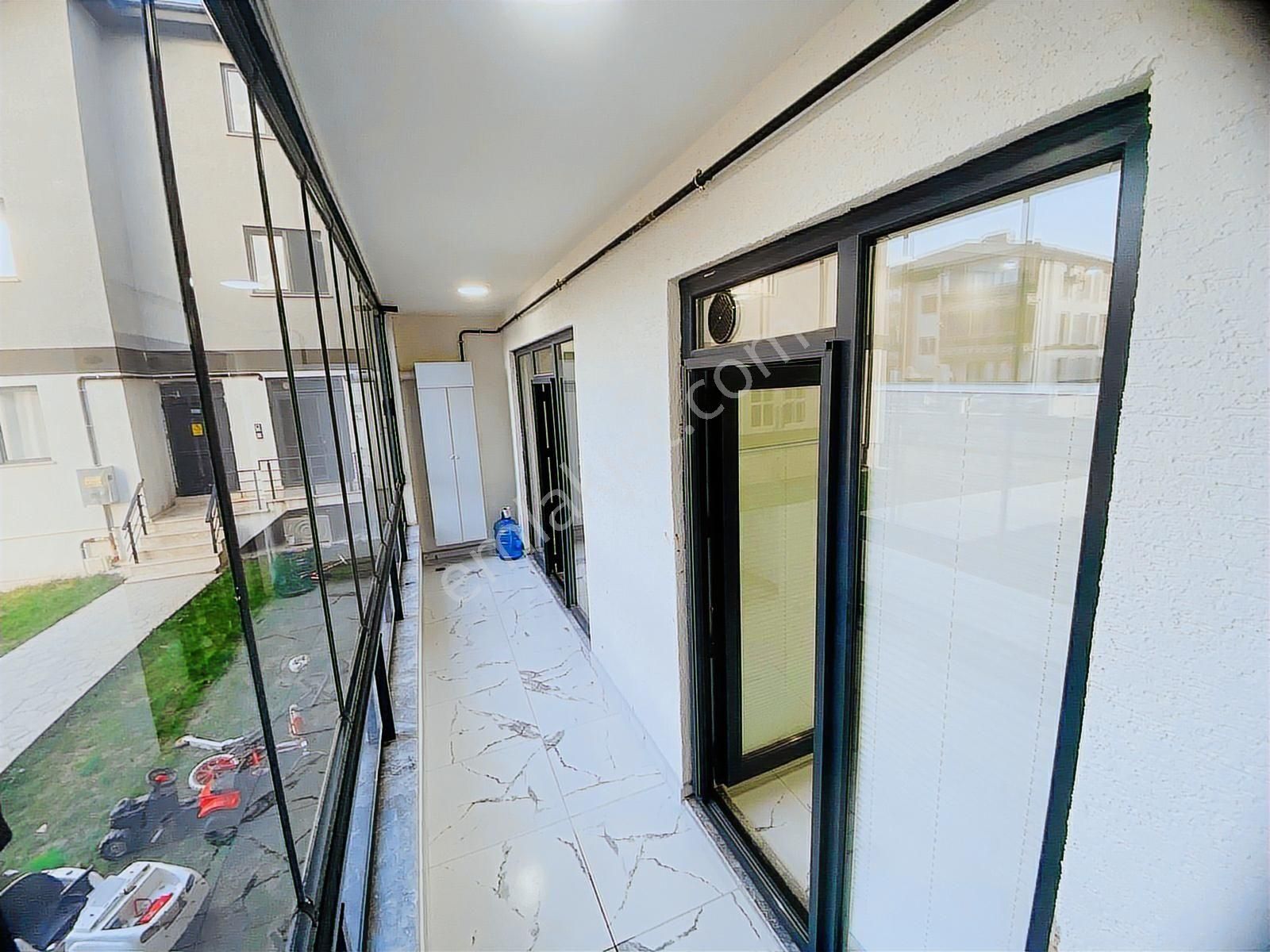 Arifiye Fatih Mah.de Mutfak Ayrı 2+1 Odalı Kiralık Daire - Görsel 22
