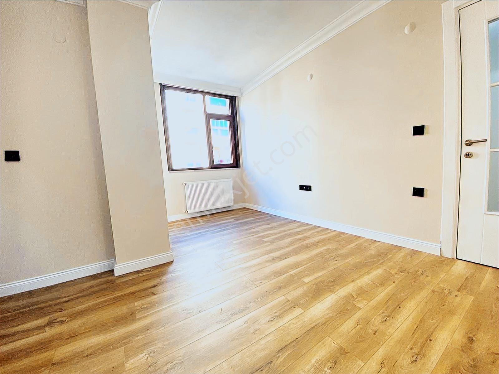 Küçükyalı'da Marmaray Metro Yakın Ön Köşe Balkonlu 2+1! - Görsel 13