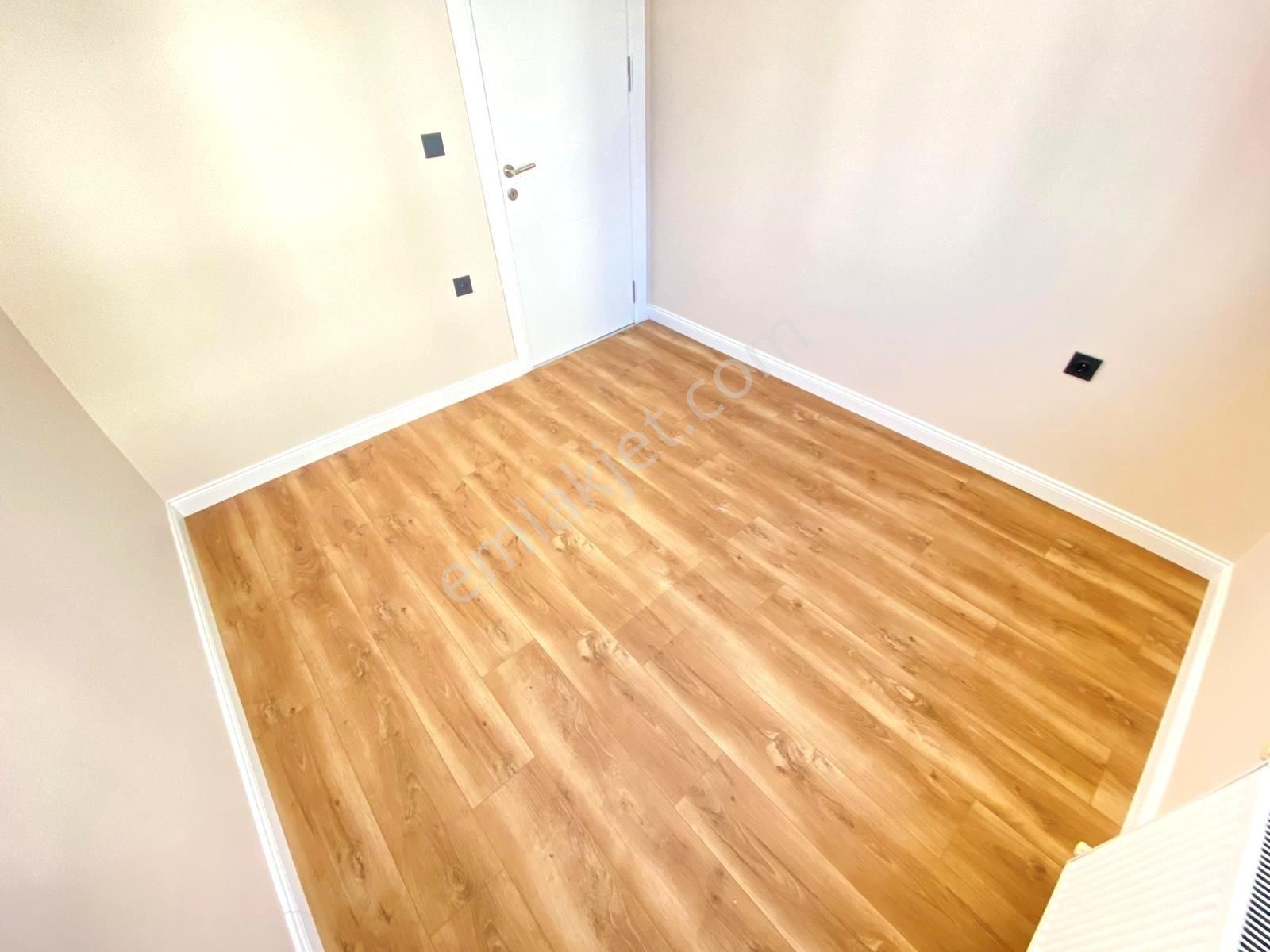 Küçükyalı'da Marmaray Metro Yakın Ön Köşe Balkonlu 2+1! - Görsel 21