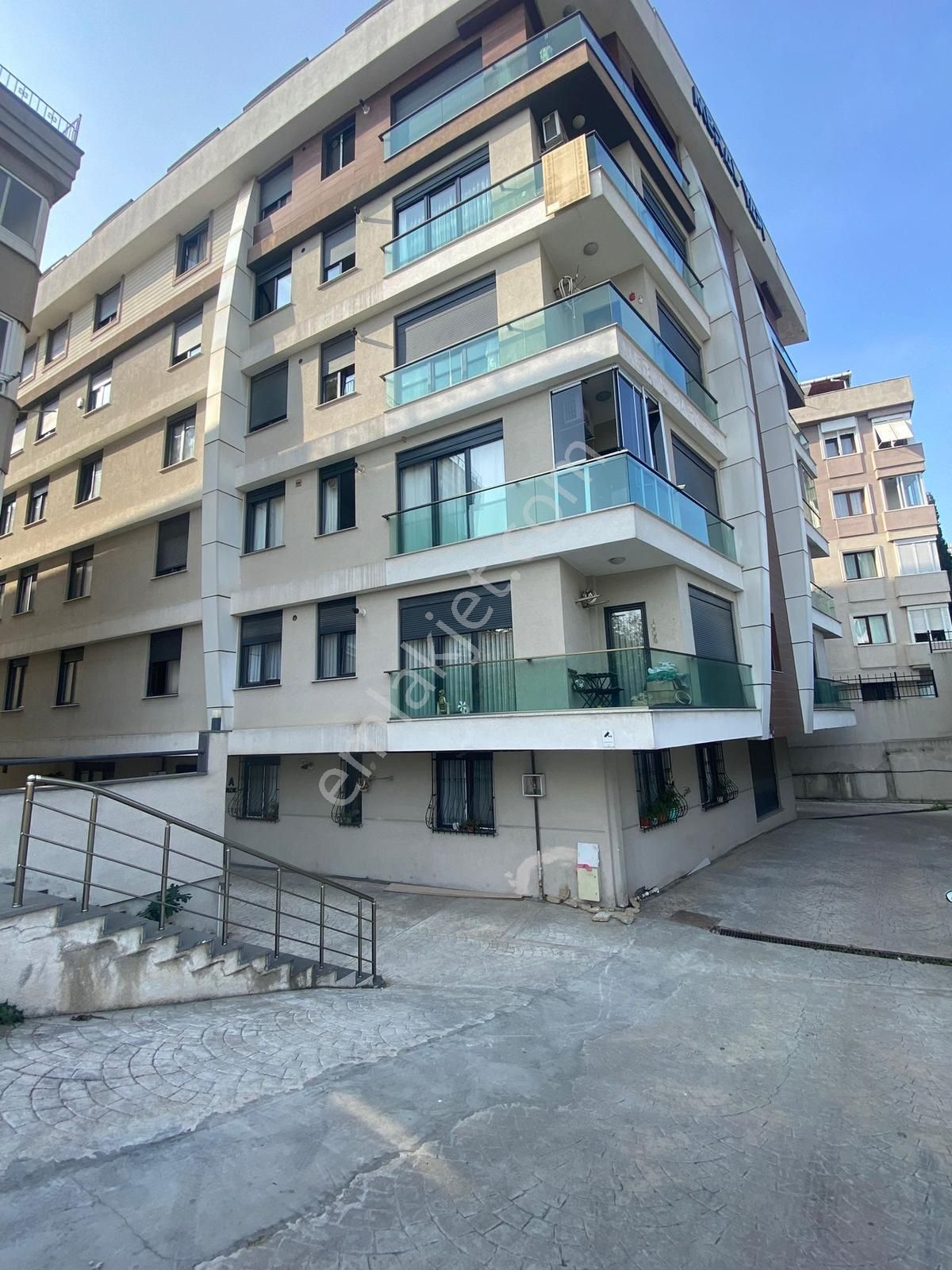 İbar Emlak'tan Altıntepe E-5 E Yakın Sitede 2+1 Yeni Bina