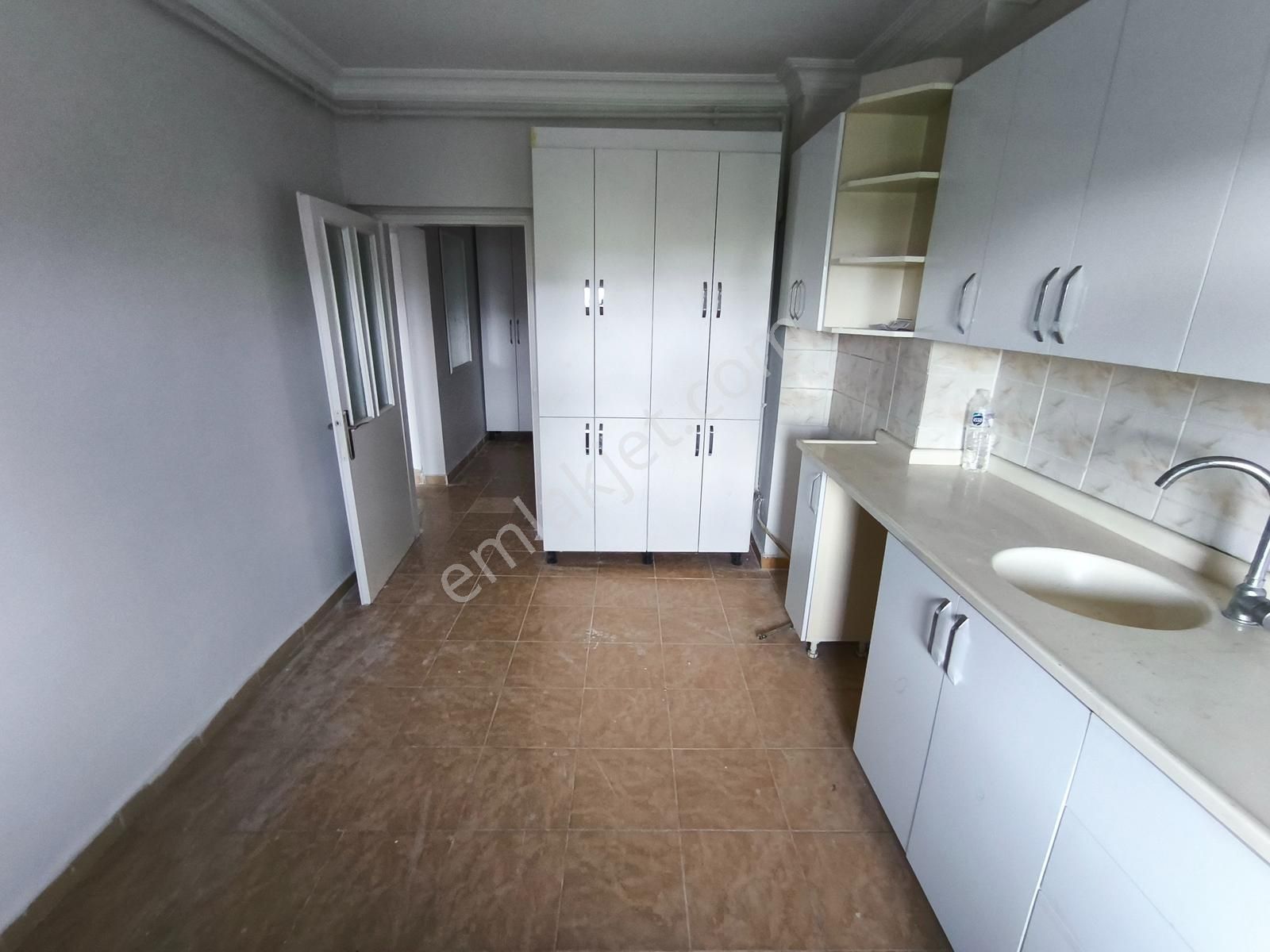 Ahimesut Mahallesi 4 Bloklu Site İçerisinde Kiralık 3+1 Daire - Görsel 15