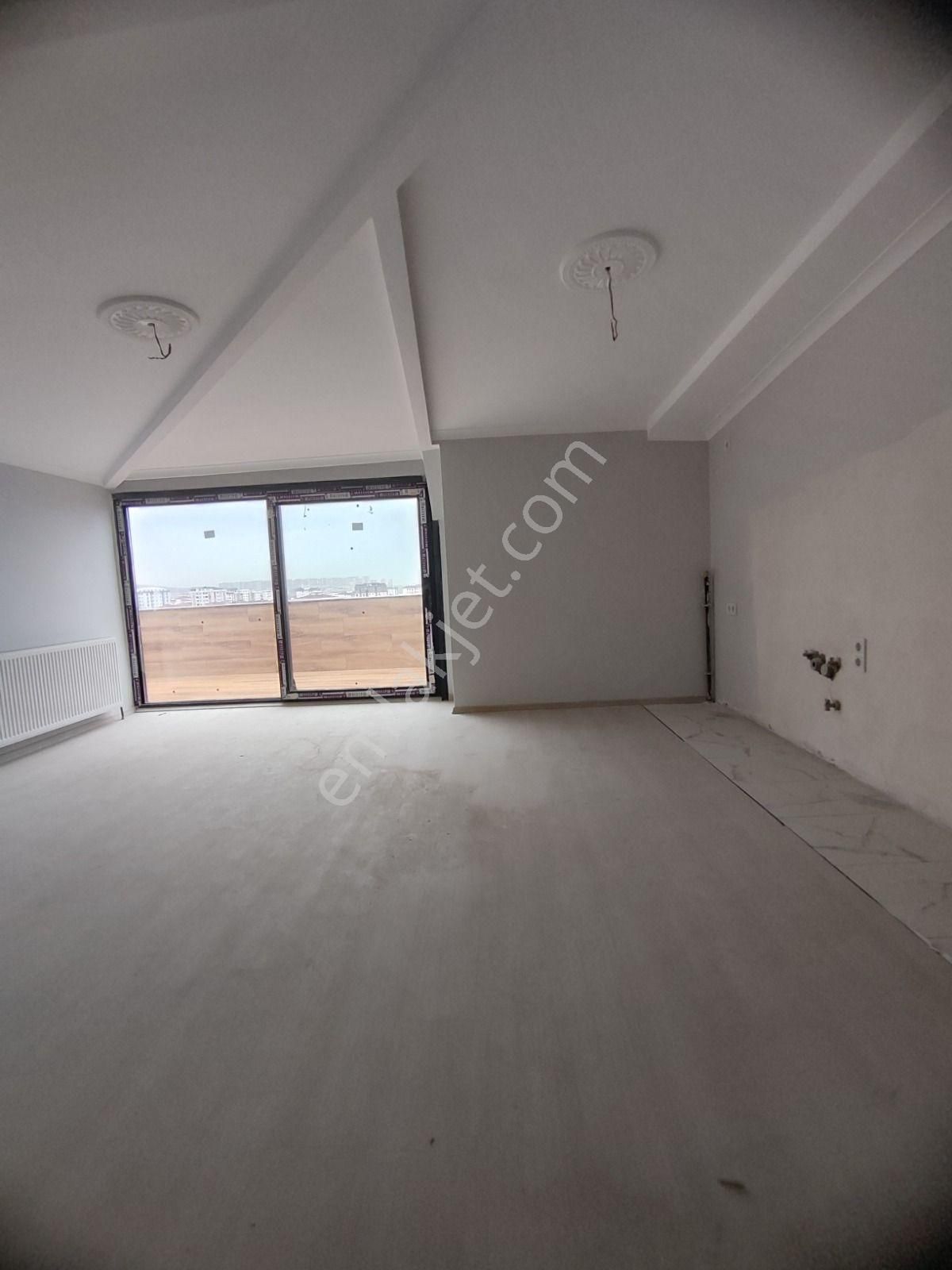 Emlak Dünyasından Pendik Kavakpınar Mahallesinde Lüks Dubleks Satılık Daire - Görsel 8