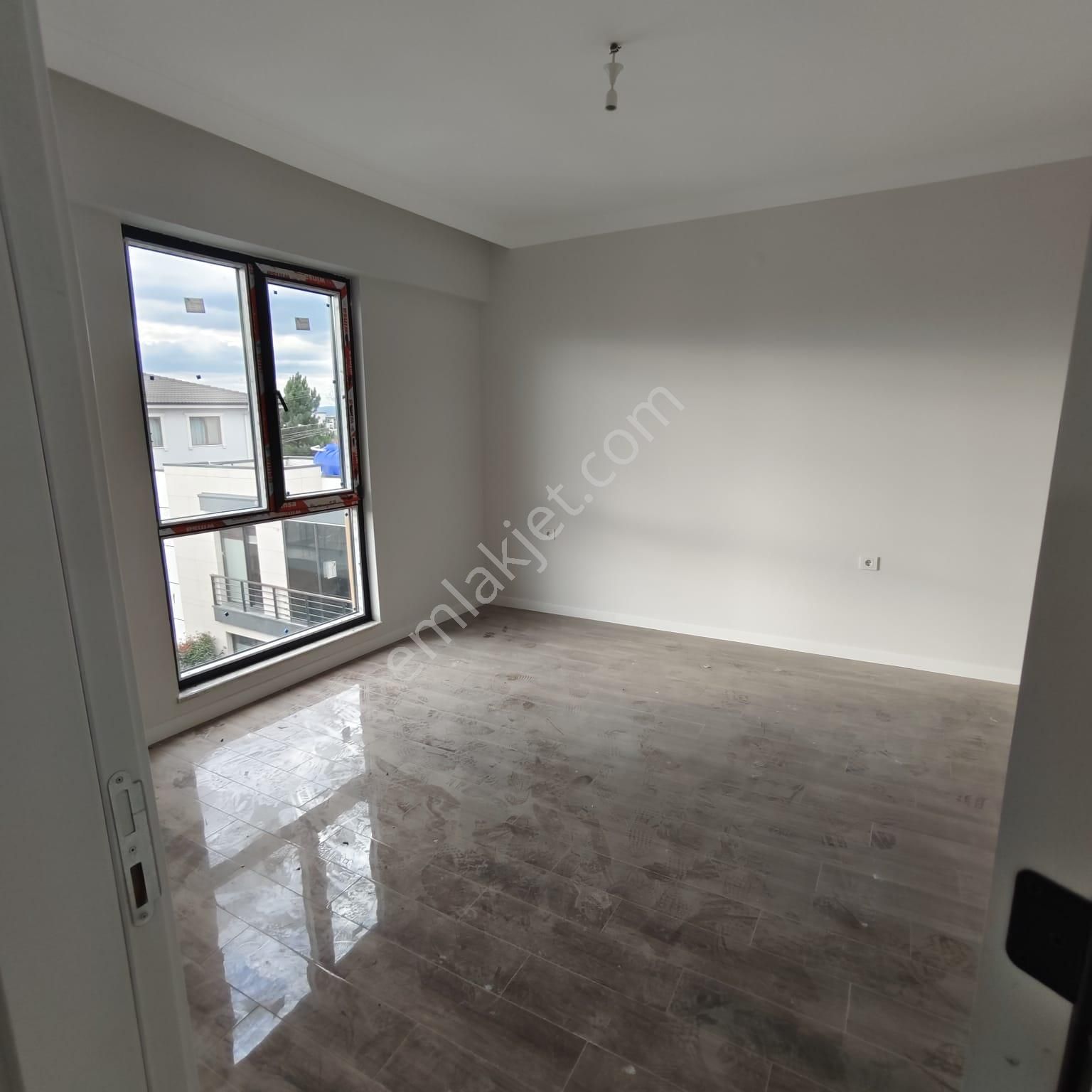 Kanalboyu Camili Yolu Esgross Market Arkası 3+1 Daire - Görsel 15