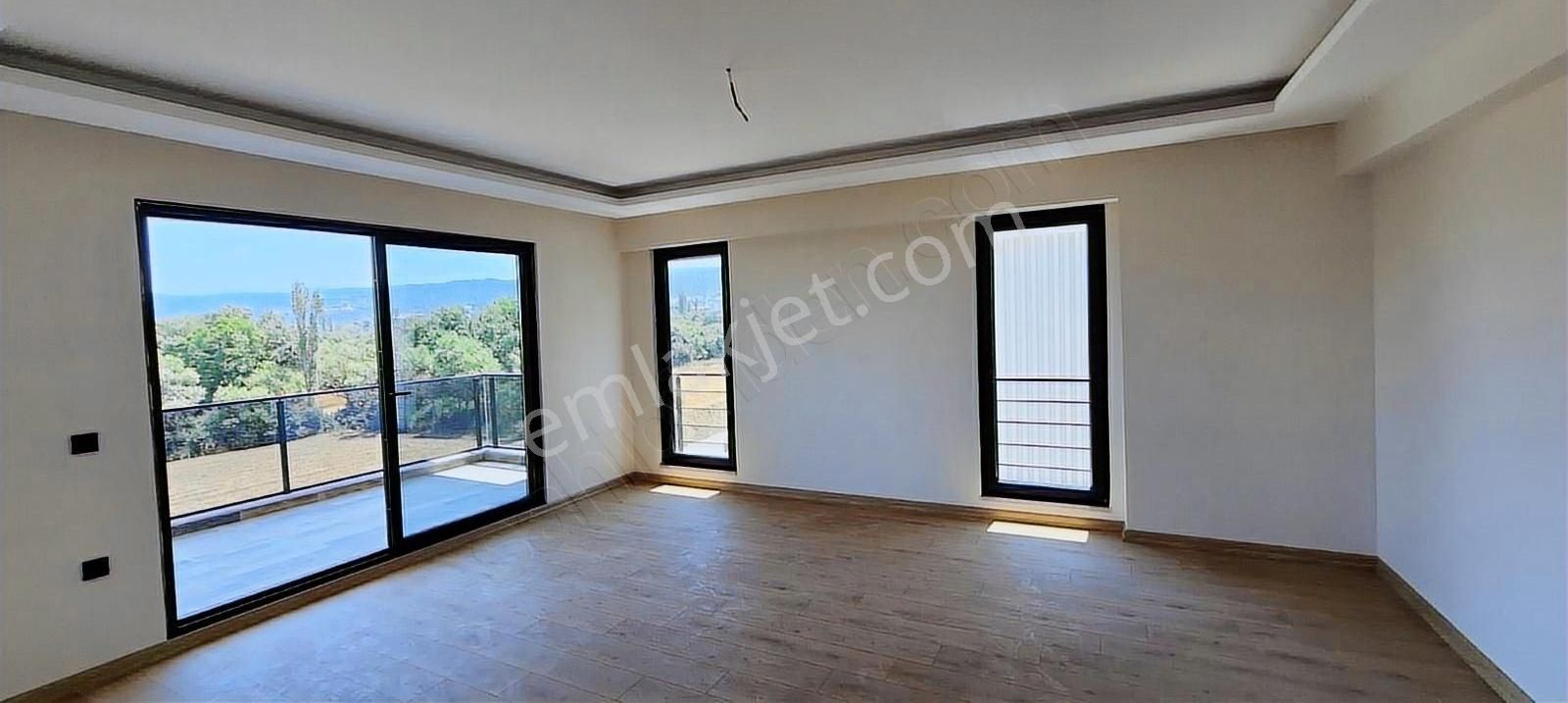 Kayapa'da Süper Lüks (5,5+1) Dublex Daire.