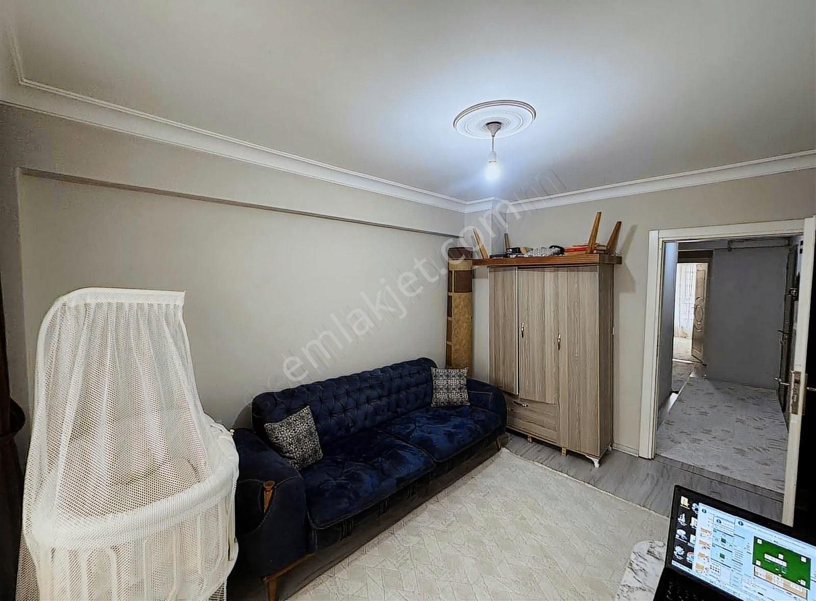 Emek Karanfil Caddesinde 2+1 Daire - Görsel 4