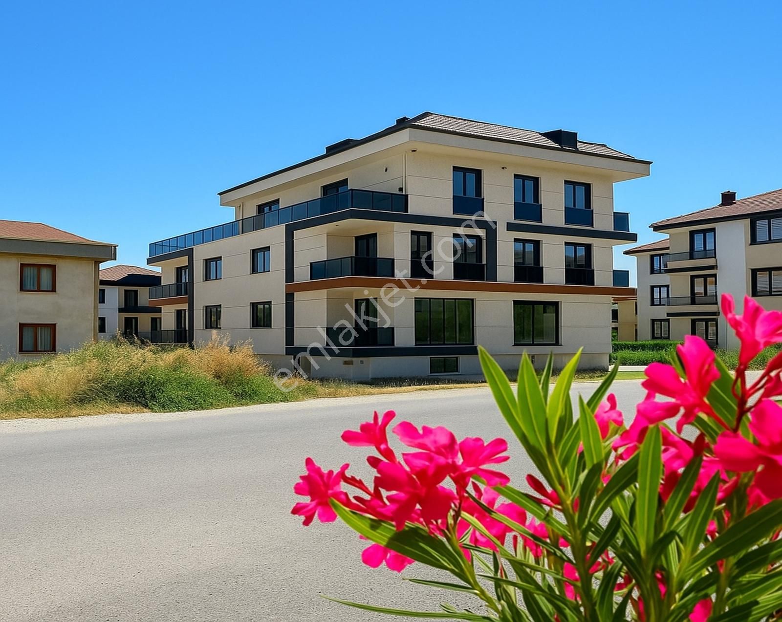 Beylikdüzü Lıve İnşaattan Az Katlı Sıfır Krediye Uygun 2+1 Daire