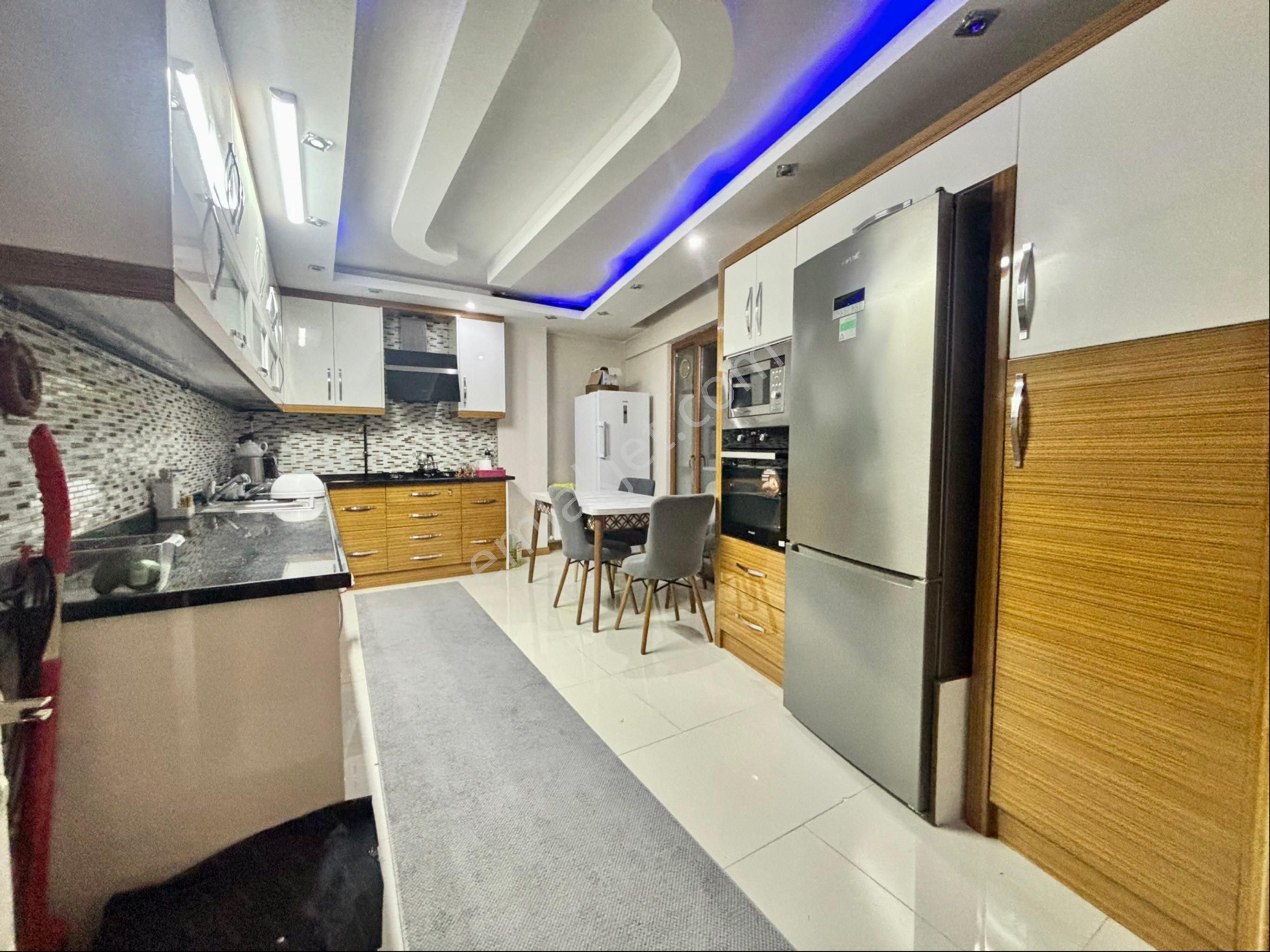 Atalar Mahallesinde Asansörlü 3+1 Kapalı Teraslı Satılık Daire - Görsel 2