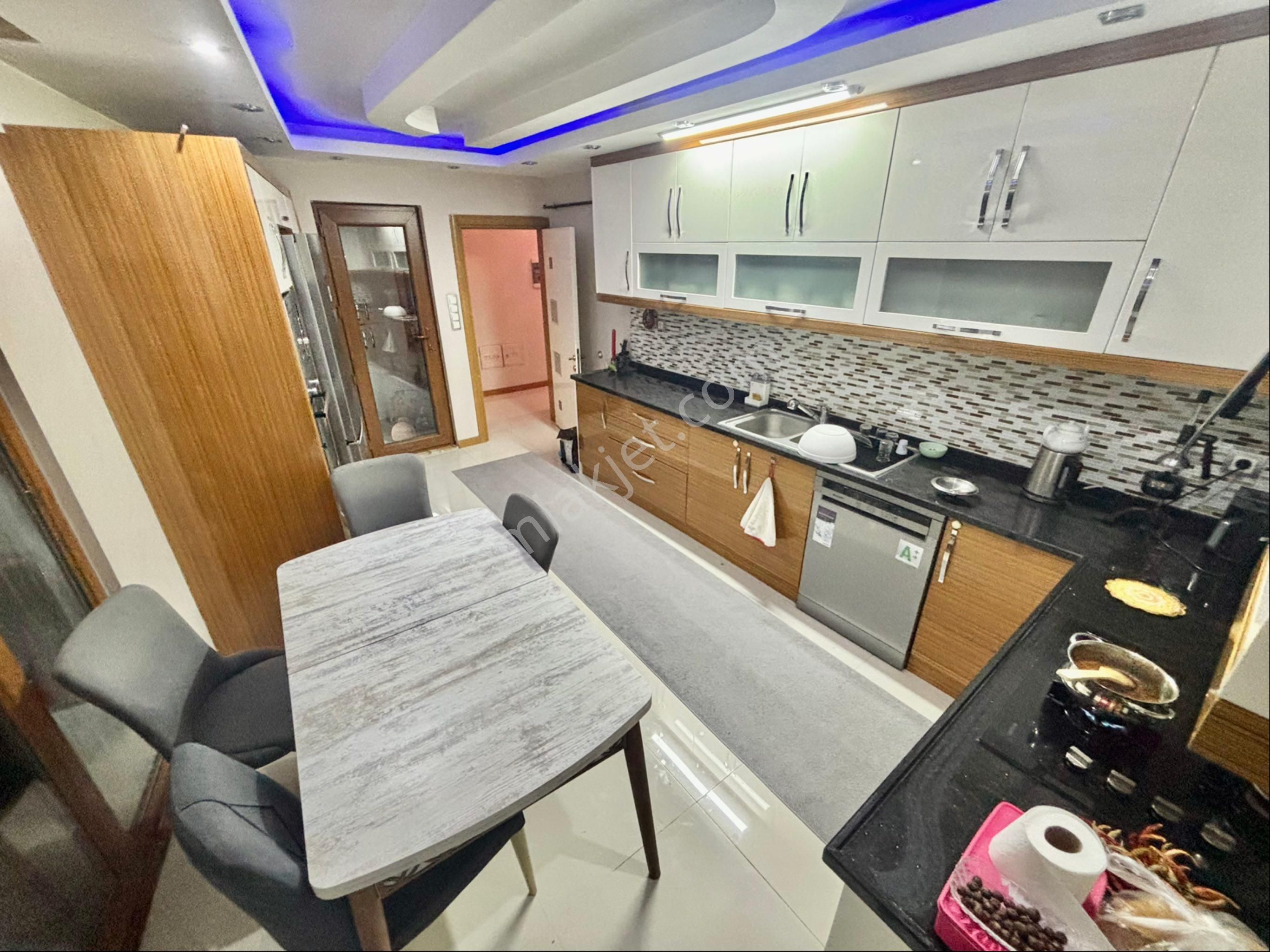 Atalar Mahallesinde Asansörlü 3+1 Kapalı Teraslı Satılık Daire - Görsel 4