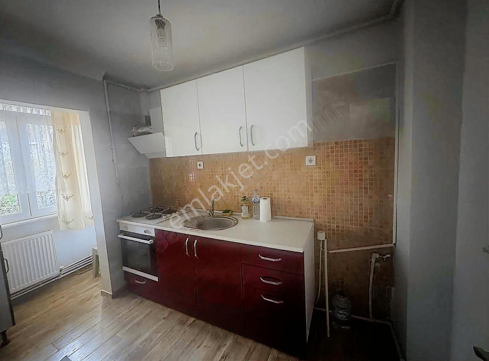 Nilüfer Balkan Mah. Göçmen Konutları 2+1 Kısmi Eşyalı Kiralık