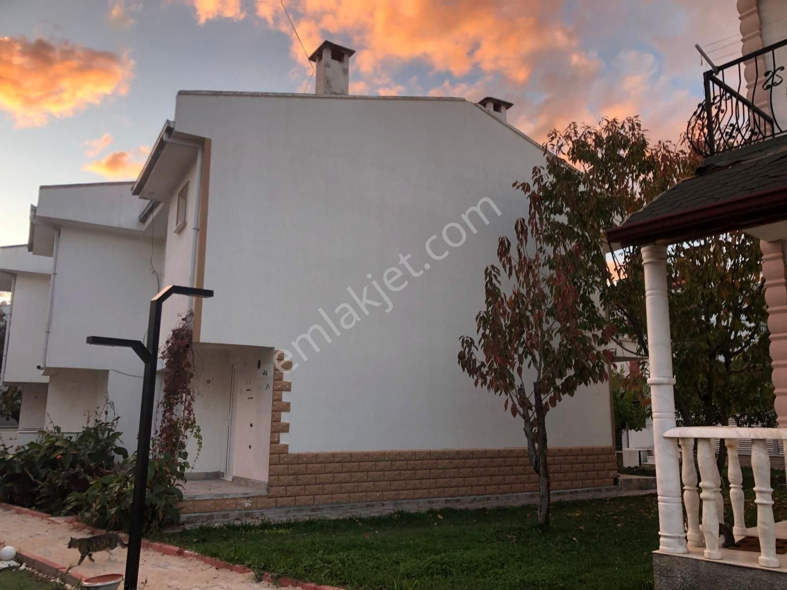 Havuzlu Sitede 3+1 Sarımsaklı Altınova Arası Satılık Villa - Görsel 7