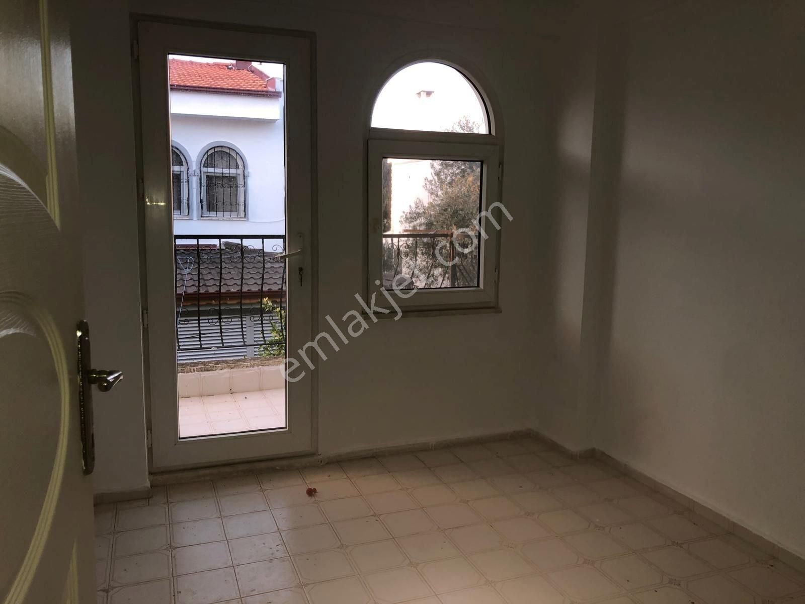 Havuzlu Sitede 3+1 Sarımsaklı Altınova Arası Satılık Villa - Görsel 16