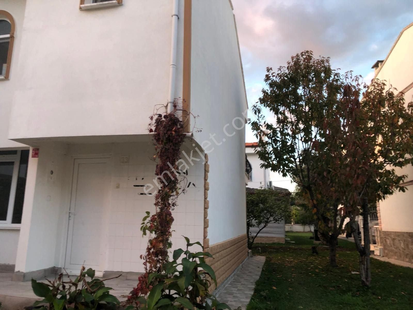 Havuzlu Sitede 3+1 Sarımsaklı Altınova Arası Satılık Villa - Görsel 4