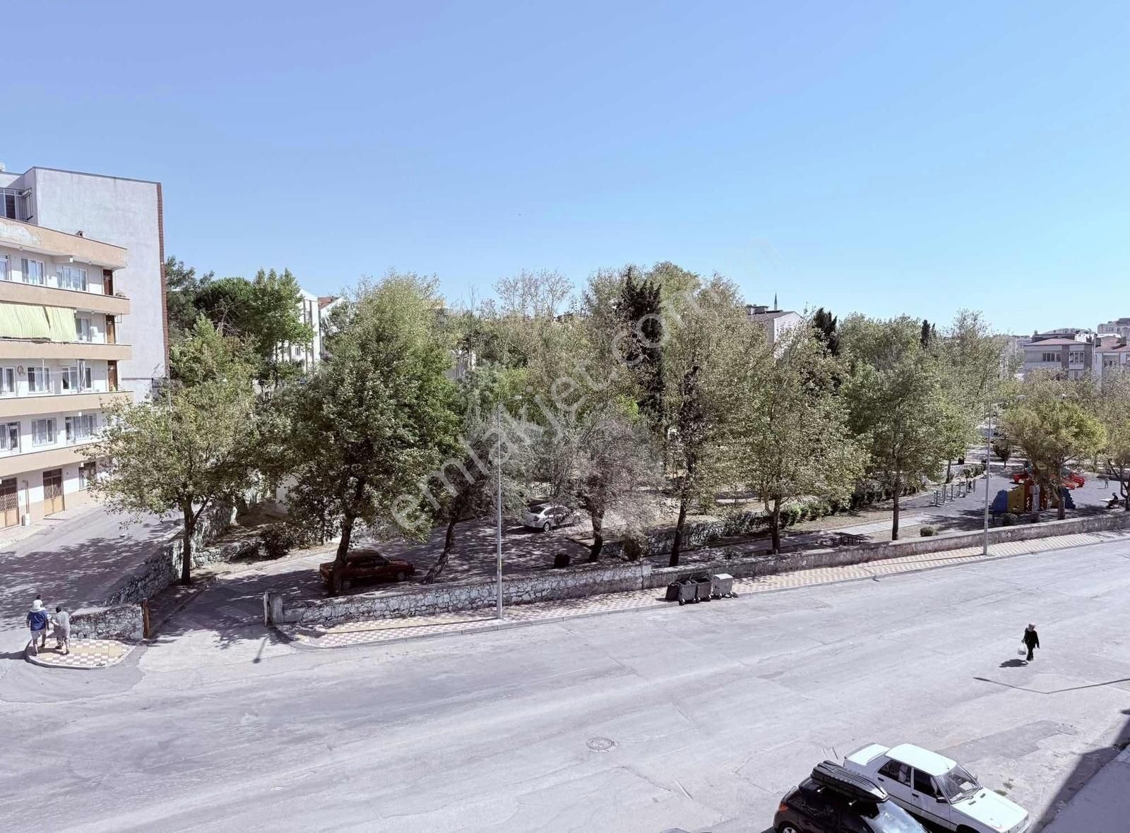 Karacabey Merkez'de Satılık Geniş Ferah 3+1 - Görsel 3