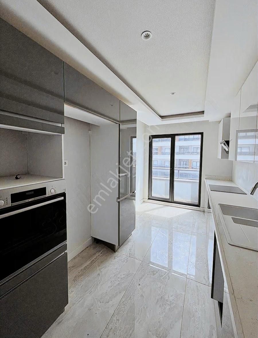Downtown'da Kiralık Geniş Ve Manzaralı 2+1 Daire - Görsel 6