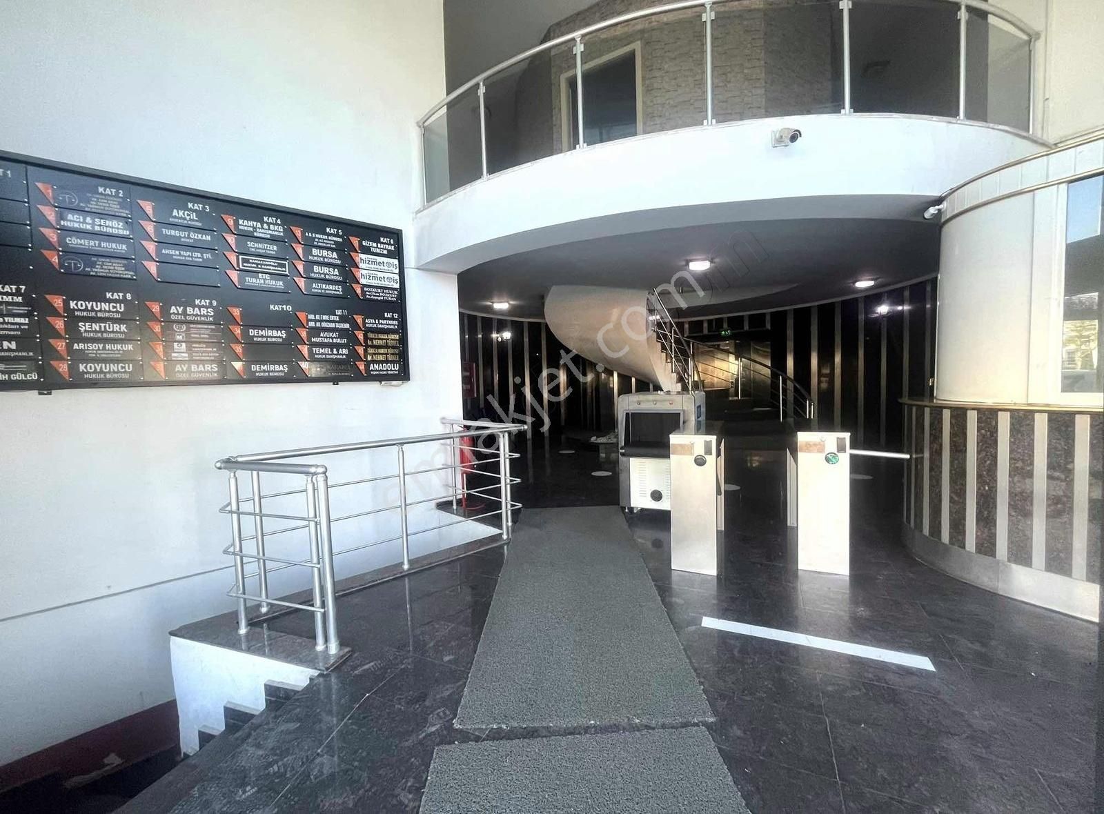 Tüze Plaza Da Eşyalı Kiralık 300 Metre² Ofis - Görsel 24