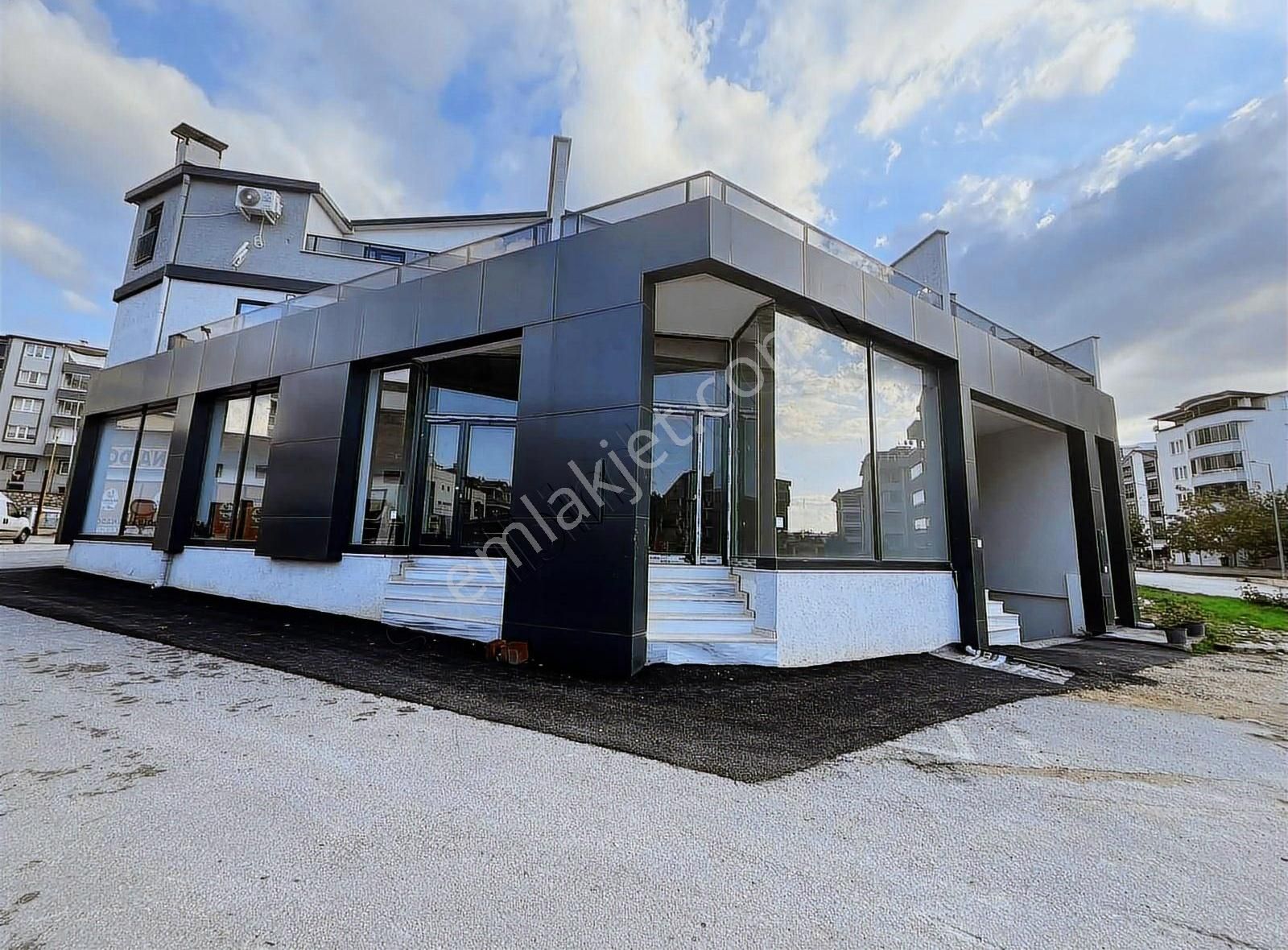 Dialog Piramitden Demirci De Satılık Dükkan - Görsel 11