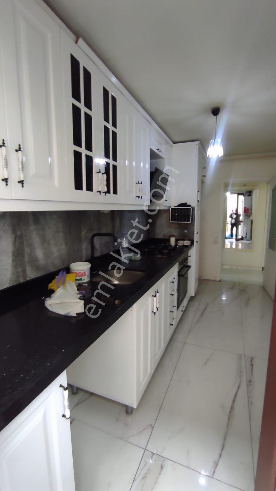 Acil*satılık*uyanış Mah Cadde Üstü*okul*market Yanı*yapılı*daire