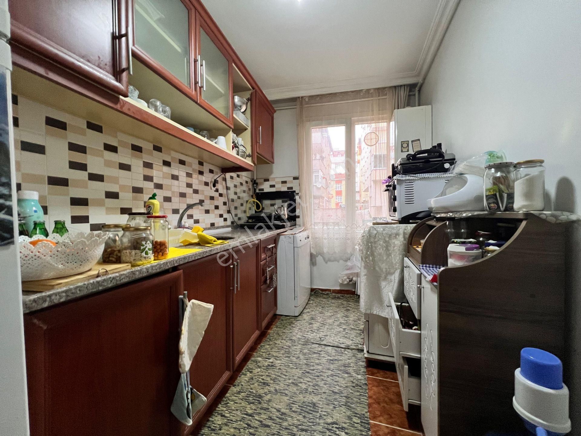 Kaçmaz'dan Maltepe Fındıklı Da Genç Binada Katta 2+1