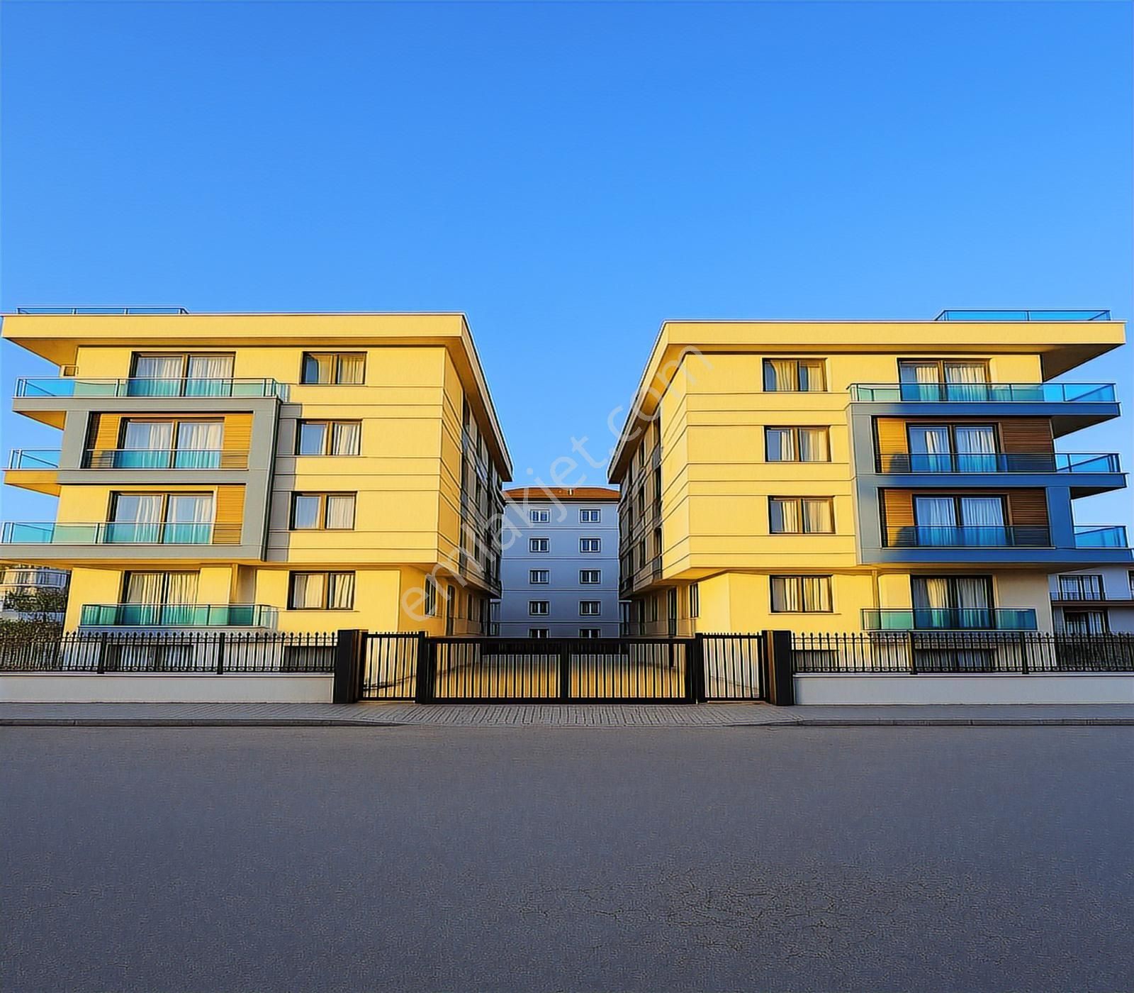 Lıve İnşaat'dan Beylikdüzü'nde Site İçi Sıfır 2+1 Fırsat Daire - Görsel 2